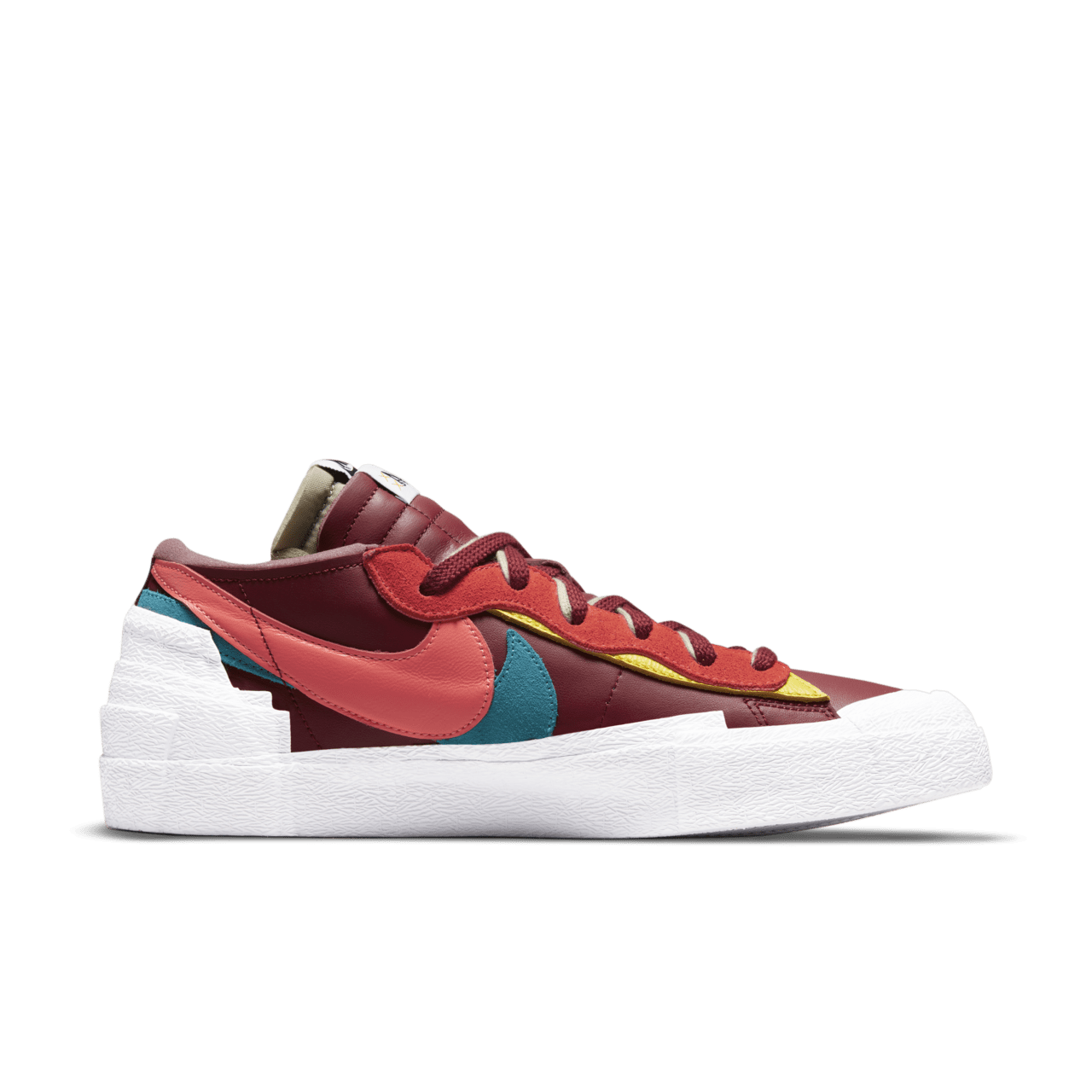 Fecha de lanzamiento del sacai x KAWS Blazer Low "Team Red" (DM7901-600)