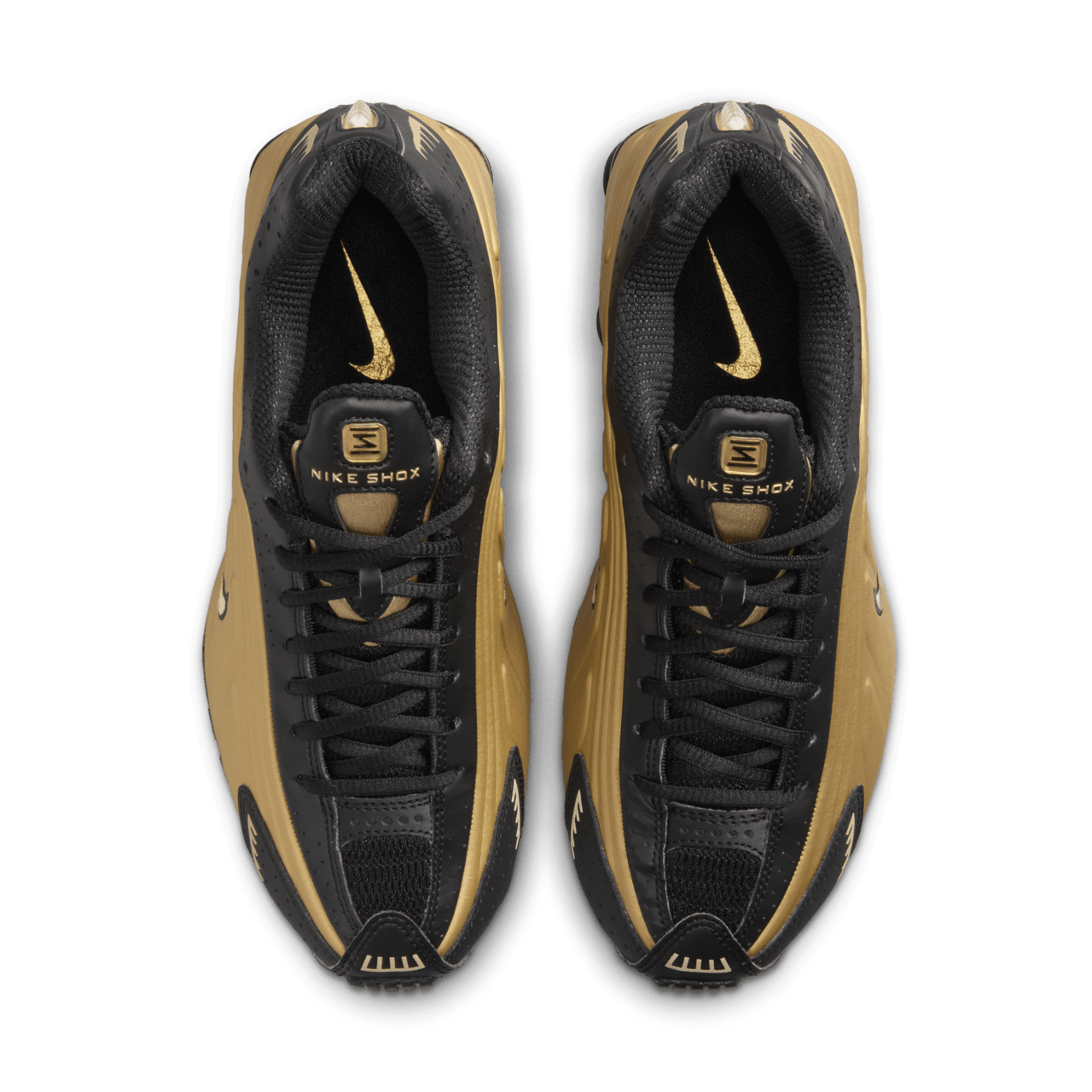 【NIKE公式】レディース ショックス R4 'Black and Metallic Gold' (AR3565-005 / W NIKE SHOX R4)