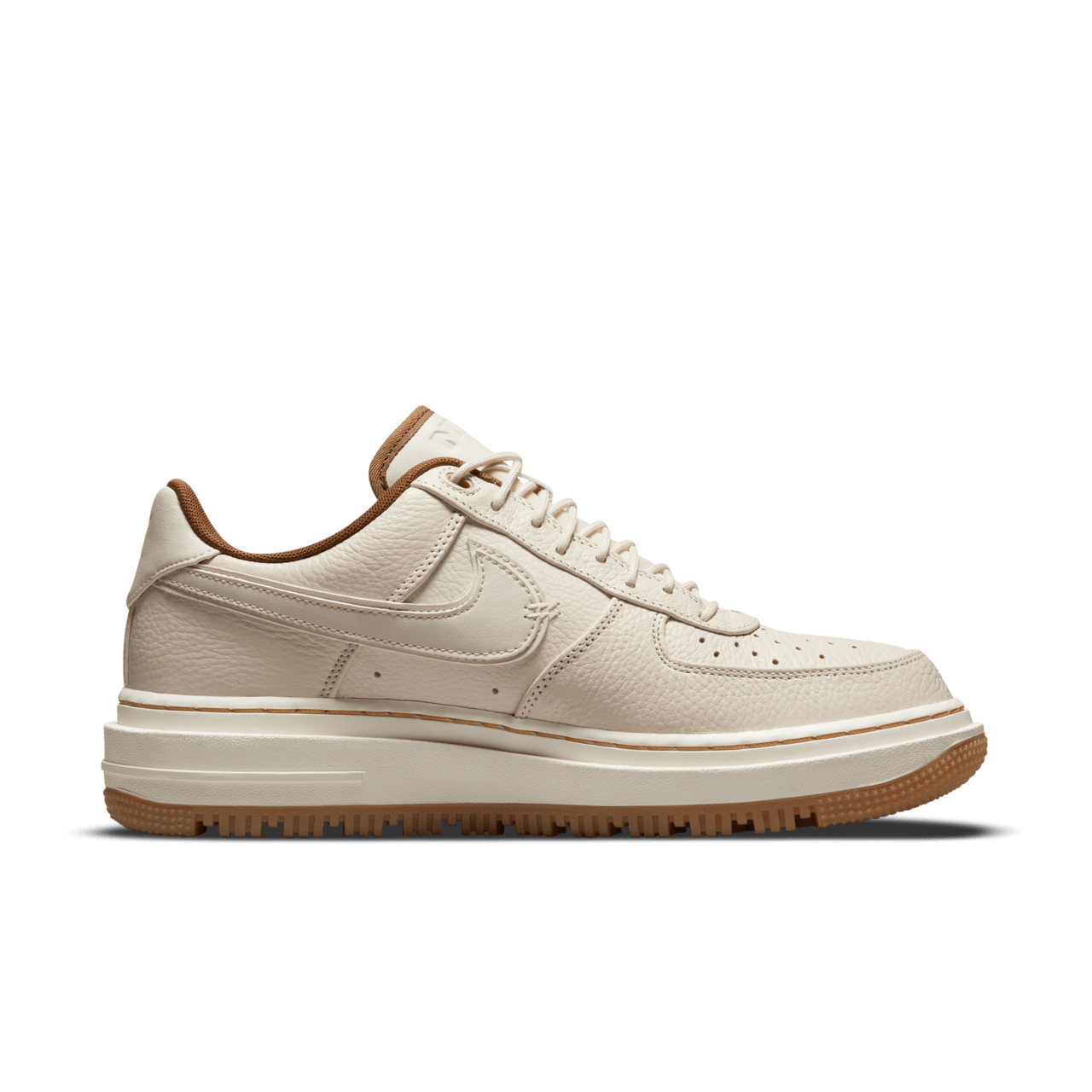 【NIKE公式】エア フォース 1 ラックス 'Pearl White' (DB4109-200 / AF 1 LUXE)