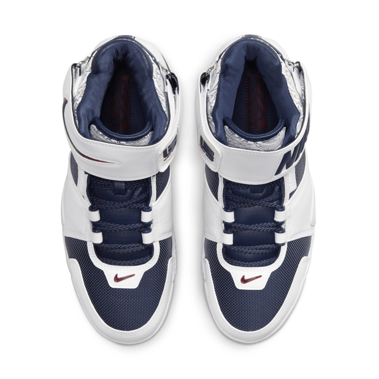 Fecha de lanzamiento del LeBron 2 "Midnight Navy" (DR0826-100)