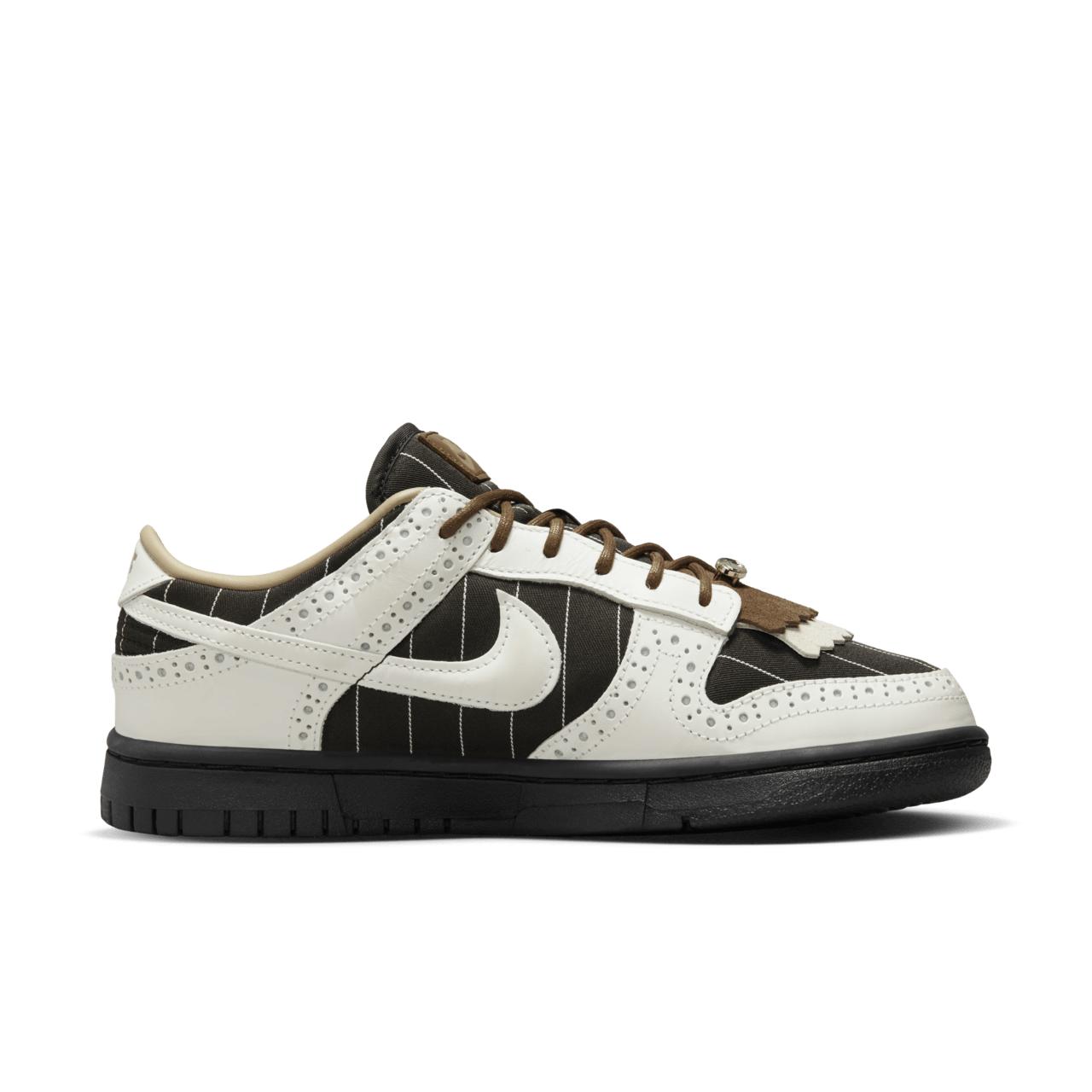 Fecha de lanzamiento del Dunk Low "Summit White and Cacao Wow" para mujer (FV3642-010)