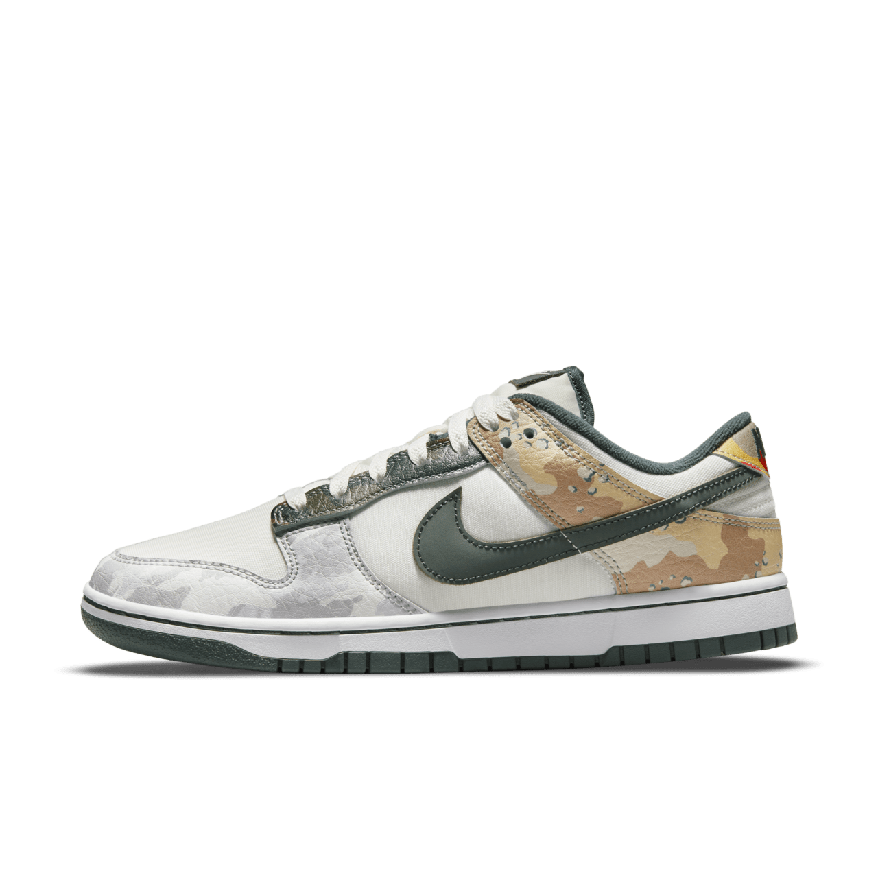 【NIKE公式】ダンク LOW 'Sail Multi-Camo' (DH0957-100 / NIKE DUNK LOW SE)