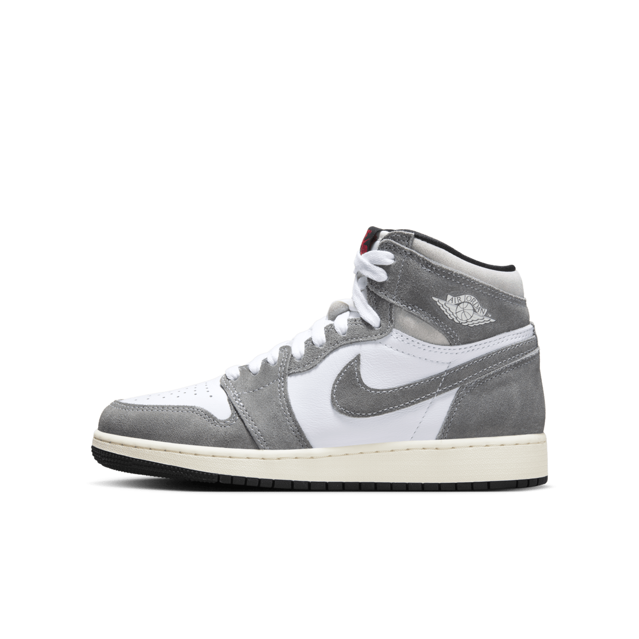 Fecha de lanzamiento del Air Jordan 1 "Black and Smoke Grey" (DZ5485-051) 