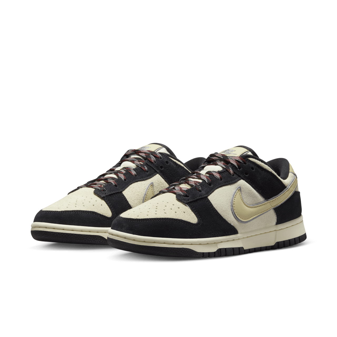 วันเปิดตัว Dunk Low "Black Suede" ผู้หญิง (DV3054-001)