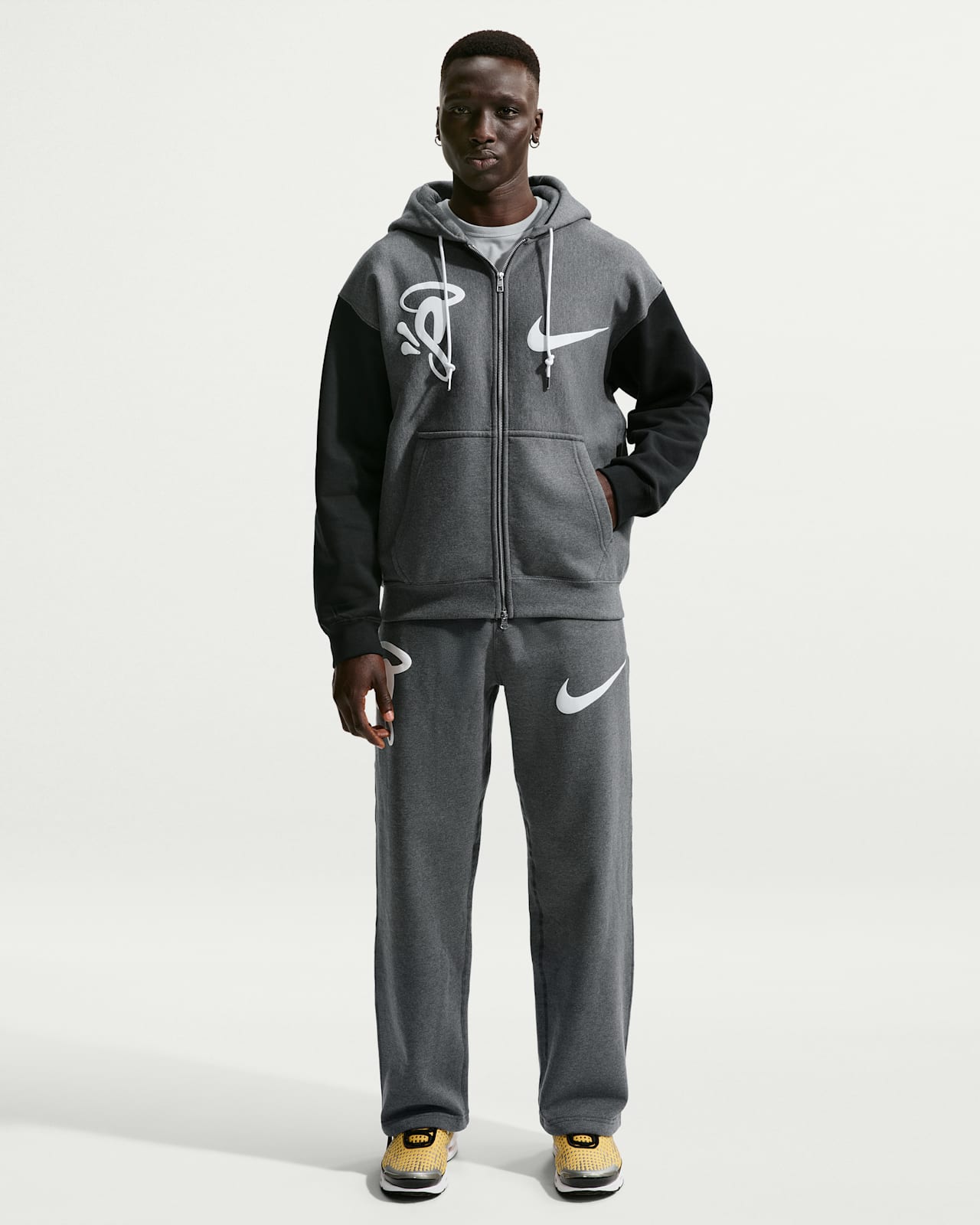 NIKE公式】Synaアパレルコレクション 発売日. Nike SNKRS