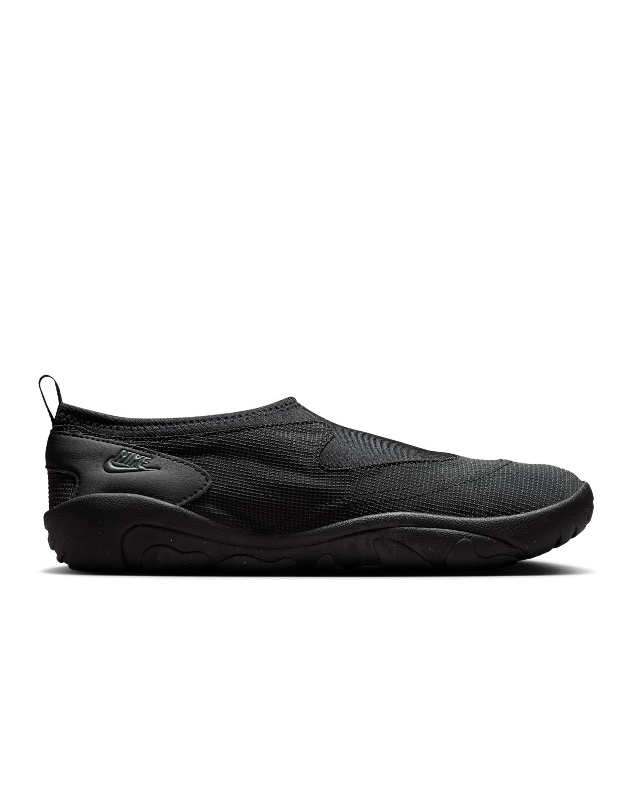 【NIKE公式】アクア ターフ 'Black and Off Noir' (FZ5627-001 / NIKE AQUA TURF)