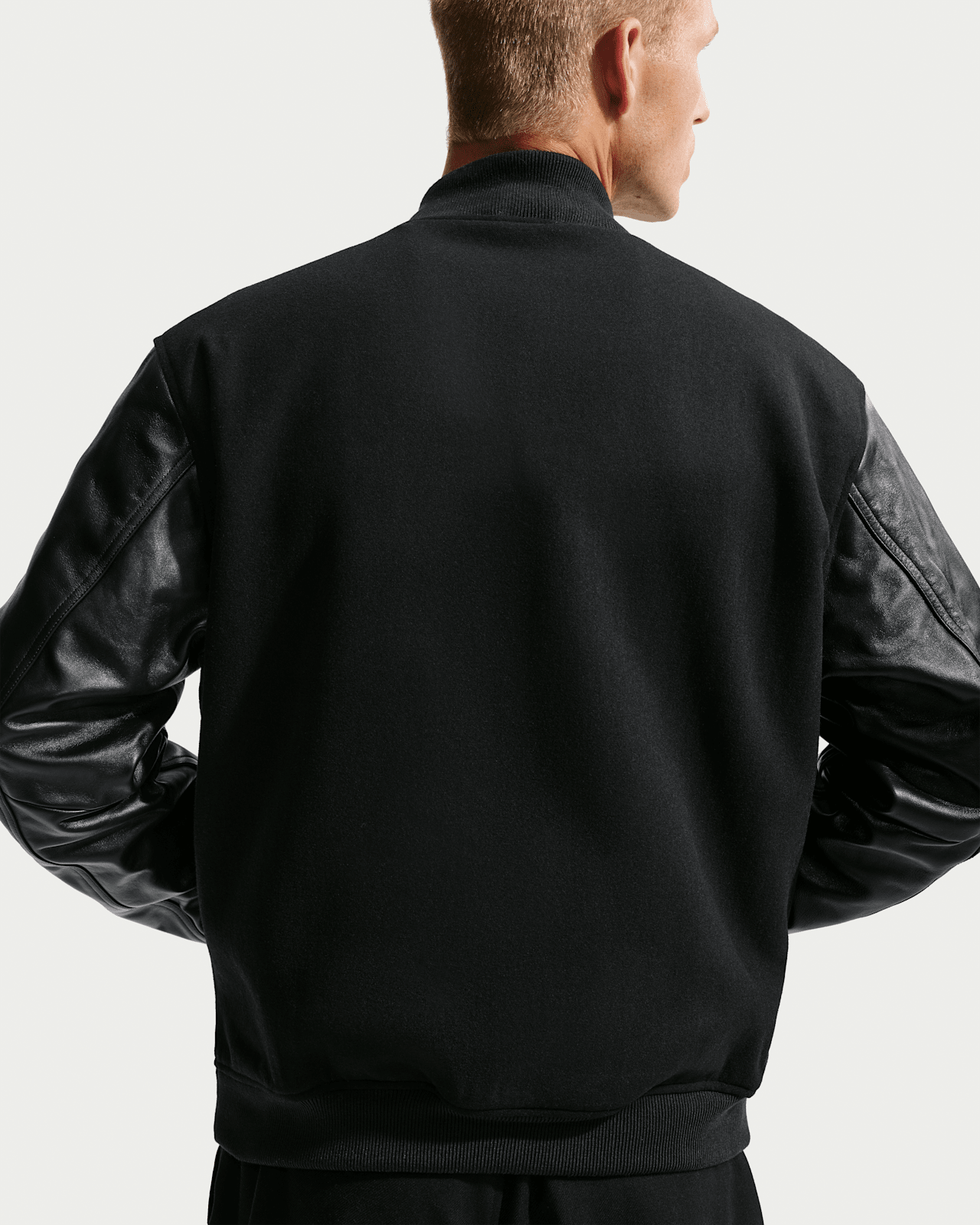 Nike Holiday '25-Bekleidungskollektion (IH4369-001) – Erscheinungsdatum