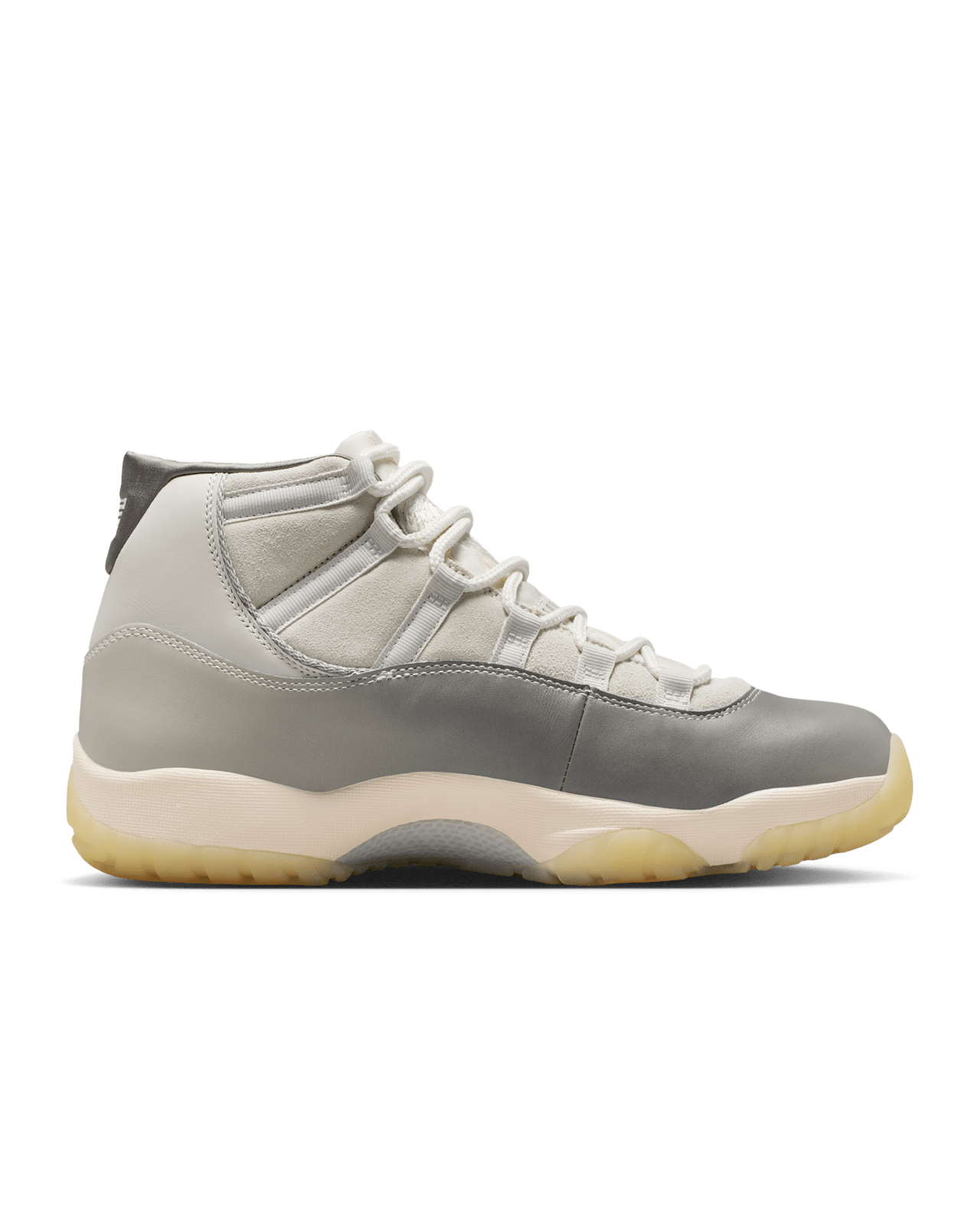 【NIKE公式】エア ジョーダン 11 レトロ 'Light Bone and Phantom' (IQ3459-072) 発売日