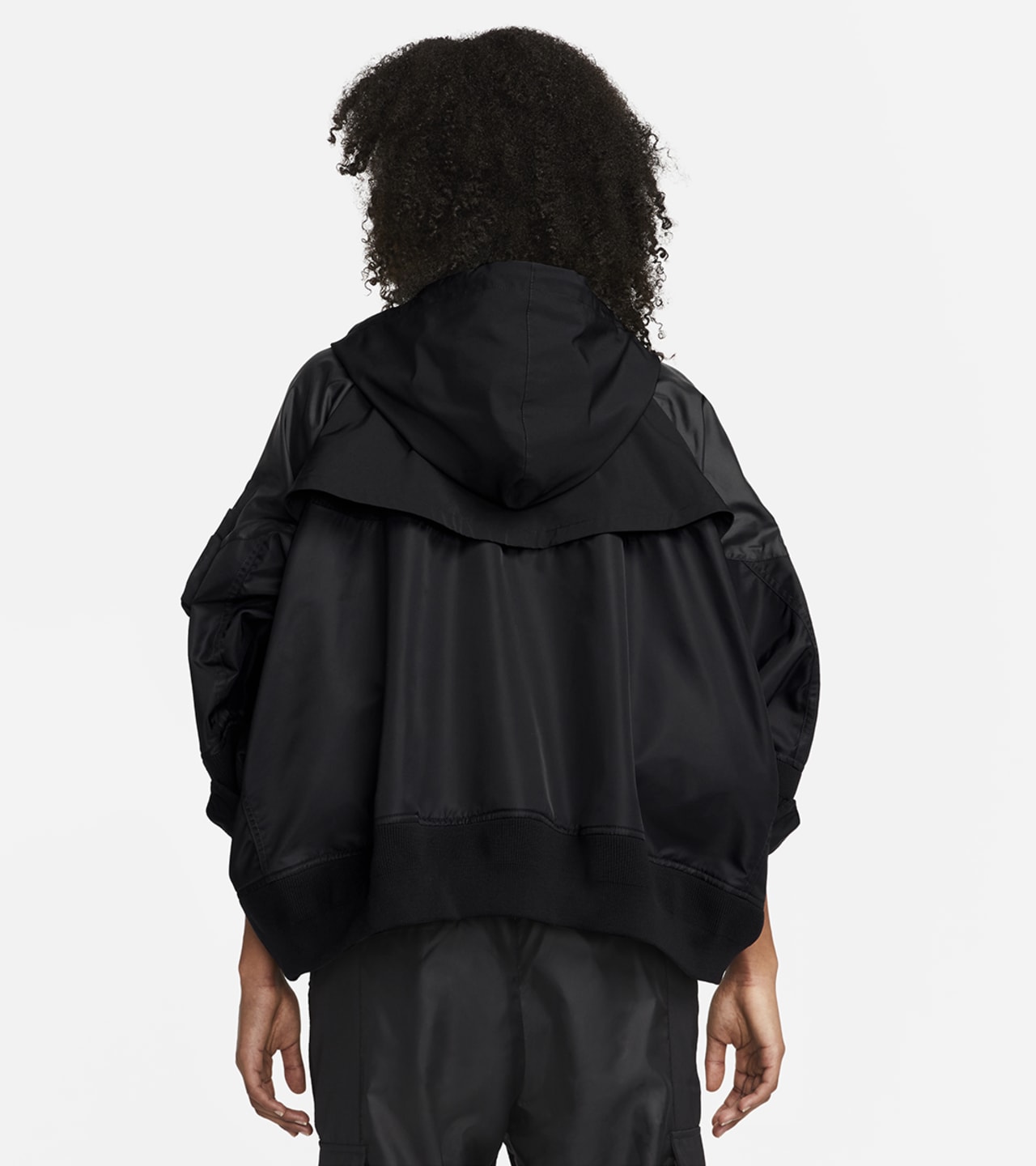 วันเปิดตัว Nike x sacai Apparel Collection