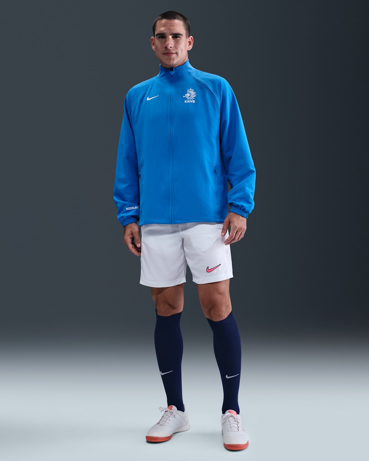 【NIKE公式】Netherlands 2004 Total 90 Reissue Apparel Collection