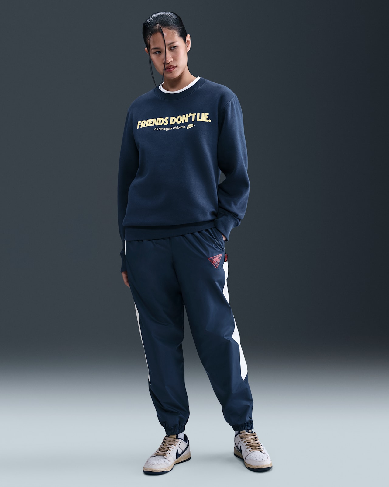 Fecha de lanzamiento de la sudadera de cuello redondo de tejido Fleece para hombre Nike x Stranger Things (IB5662-410)