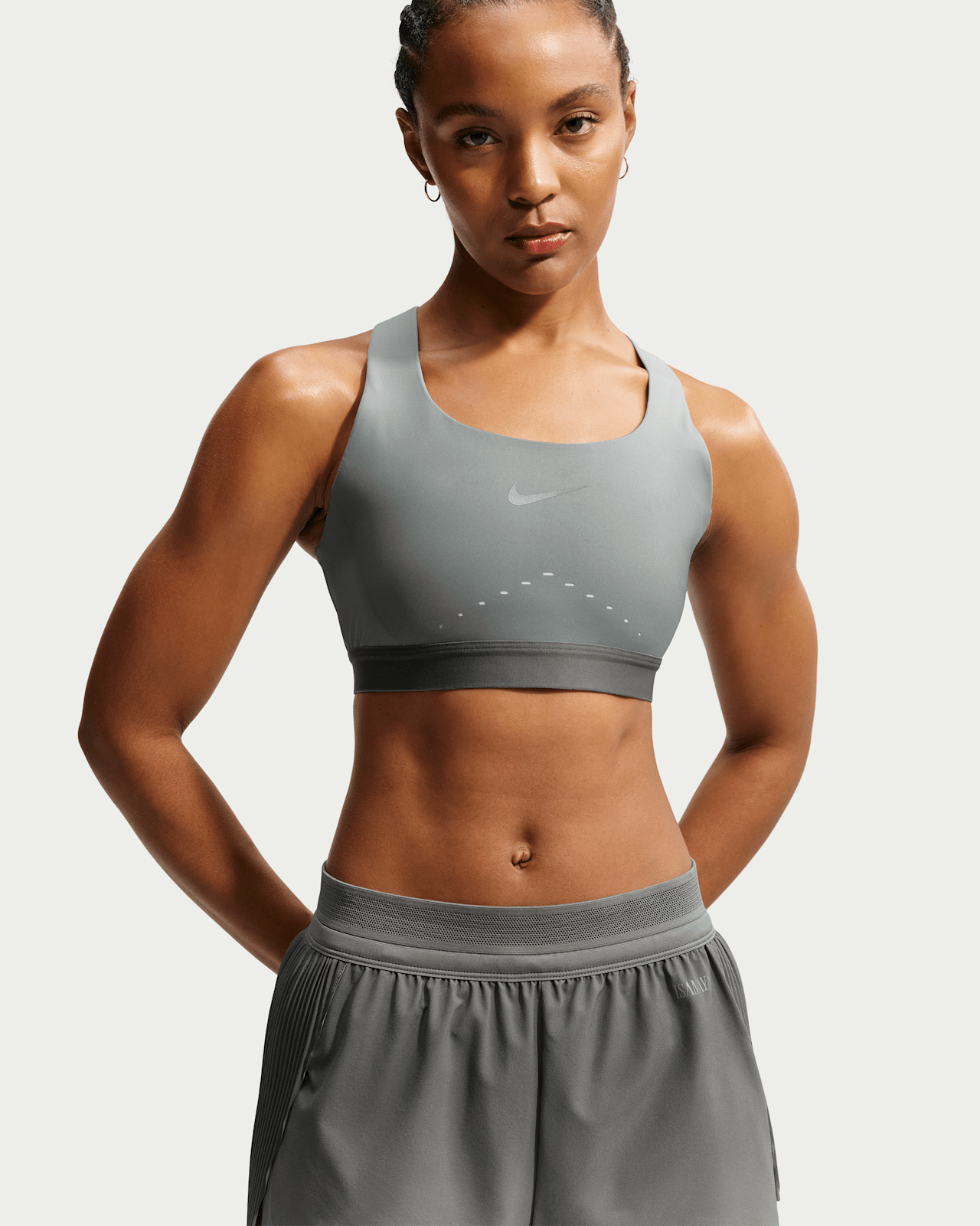 Releasedatum för Nike x Isamaya Ffrench Apparel Collection