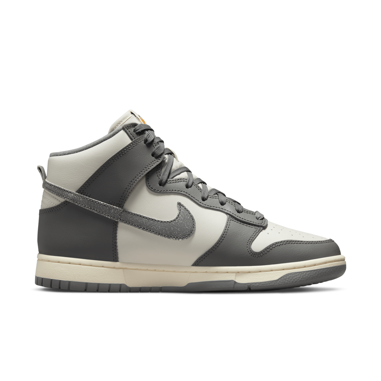 Nike Dunk Hi Retro SE VNTG (DM0582-001) Fecha de Lanzamiento. Nike SNKRS