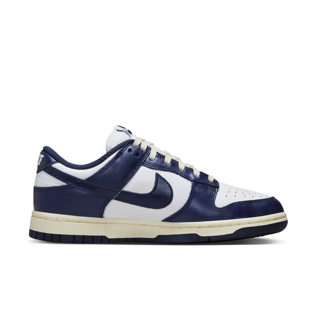 Fecha de lanzamiento del Dunk Low "Midnight Navy and White" (FN7197-100) 