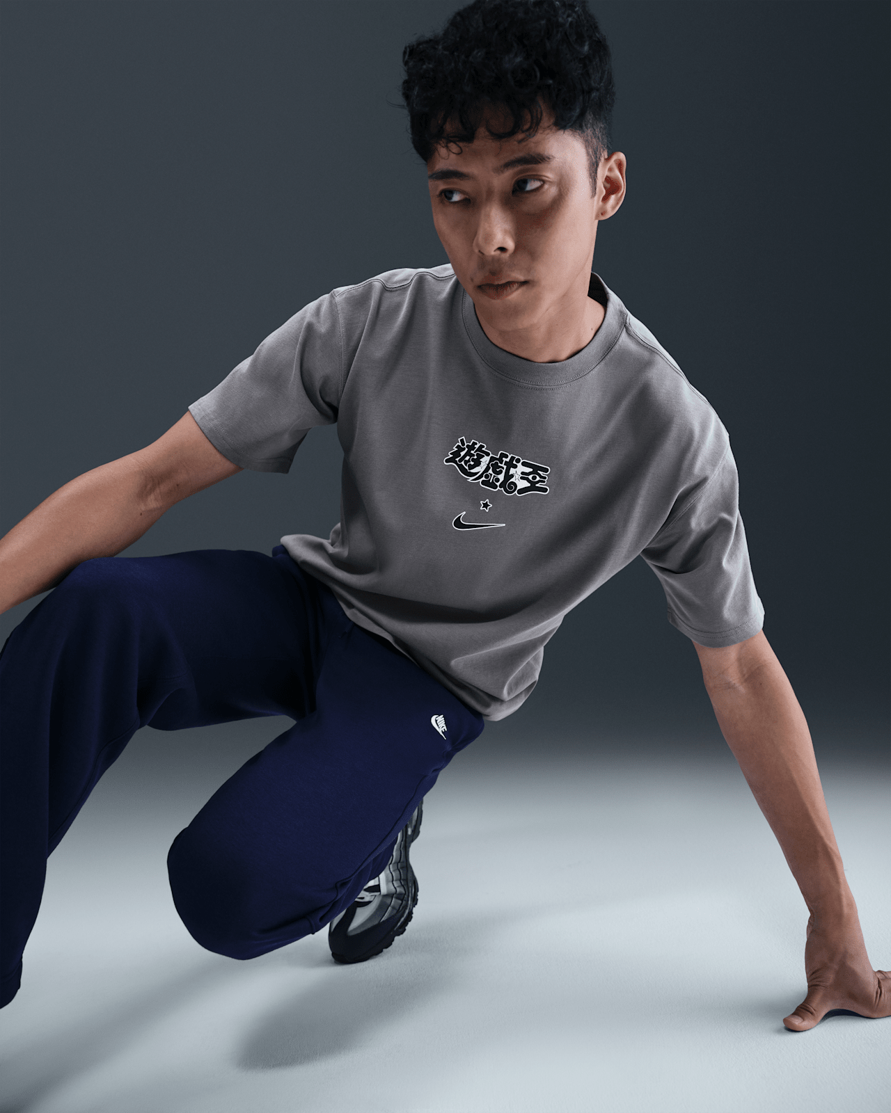 【NIKE公式】Nike x 遊☆戯☆王DM アパレルコレクション