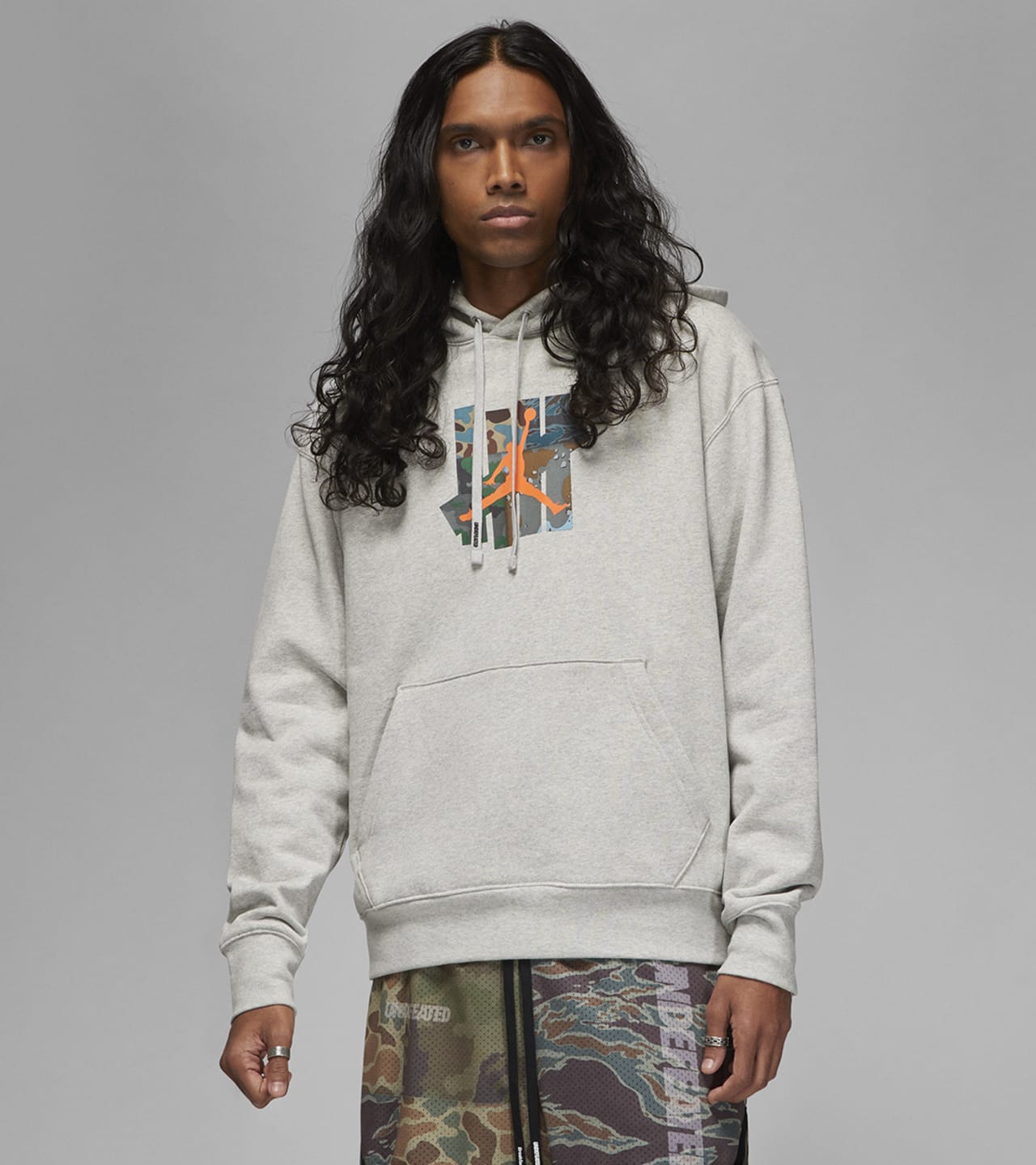 วันเปิดตัว Jordan x UNDEFEATED Apparel Collection