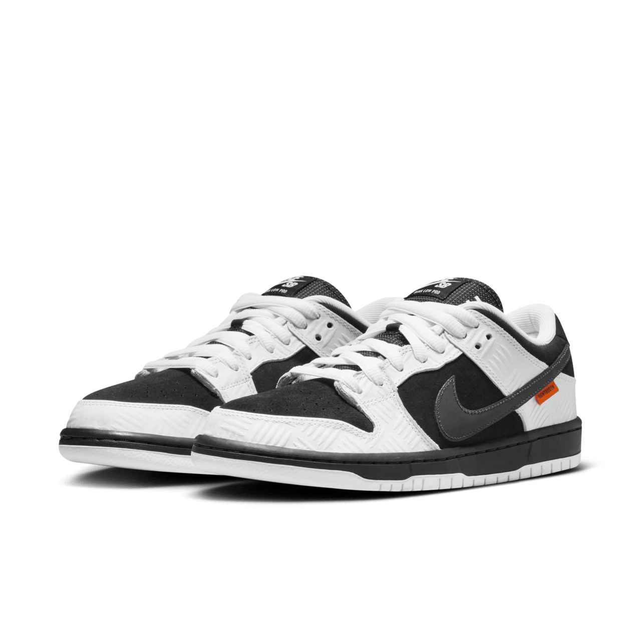 วันเปิดตัว Nike SB x TIGHTBOOTH®︎ Dunk Low Pro "Black and White" (FD2629-100)