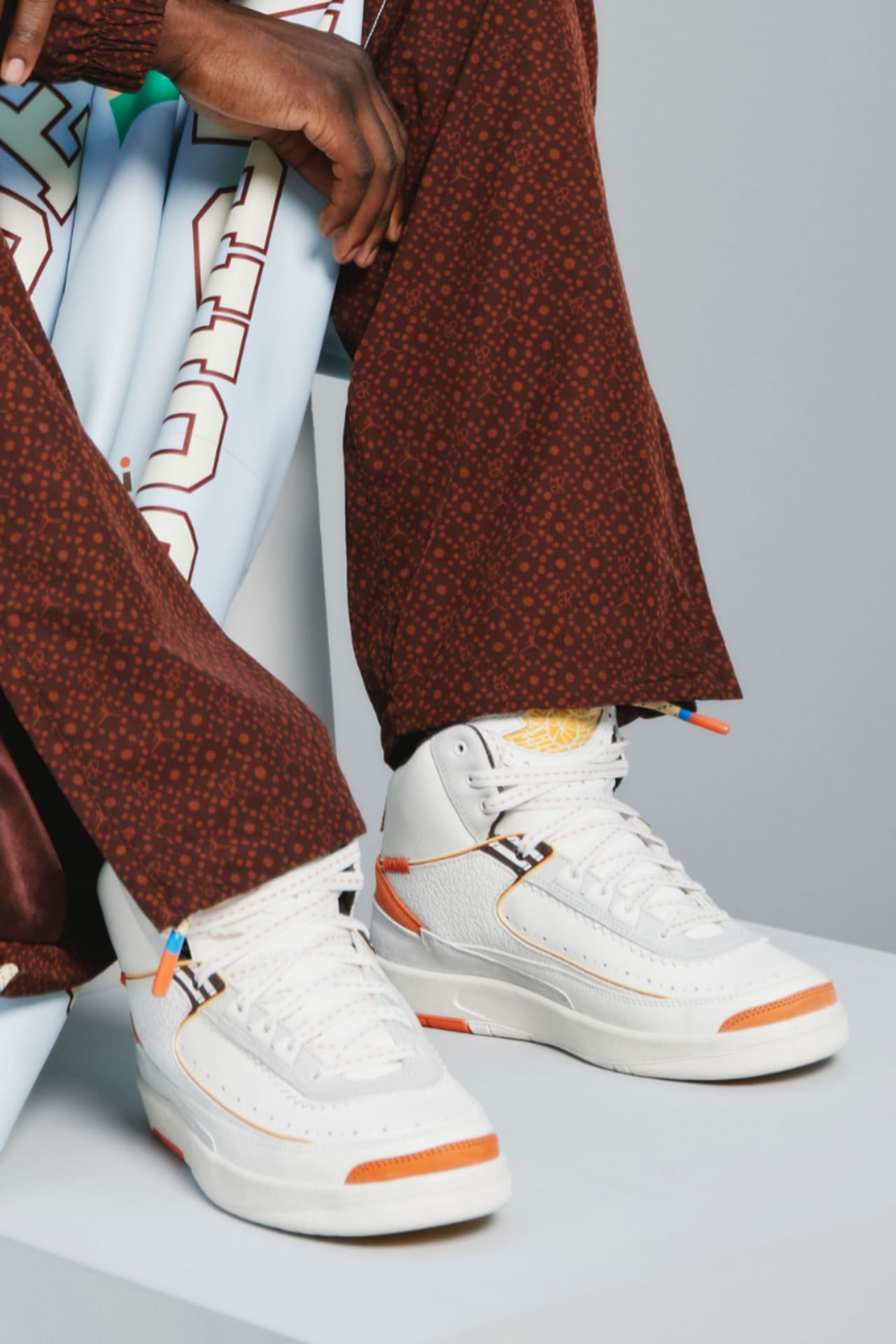 Fecha de lanzamiento del Air Jordan 2 x Mason Château Rouge "Orange and Sail" (DO5254-180)