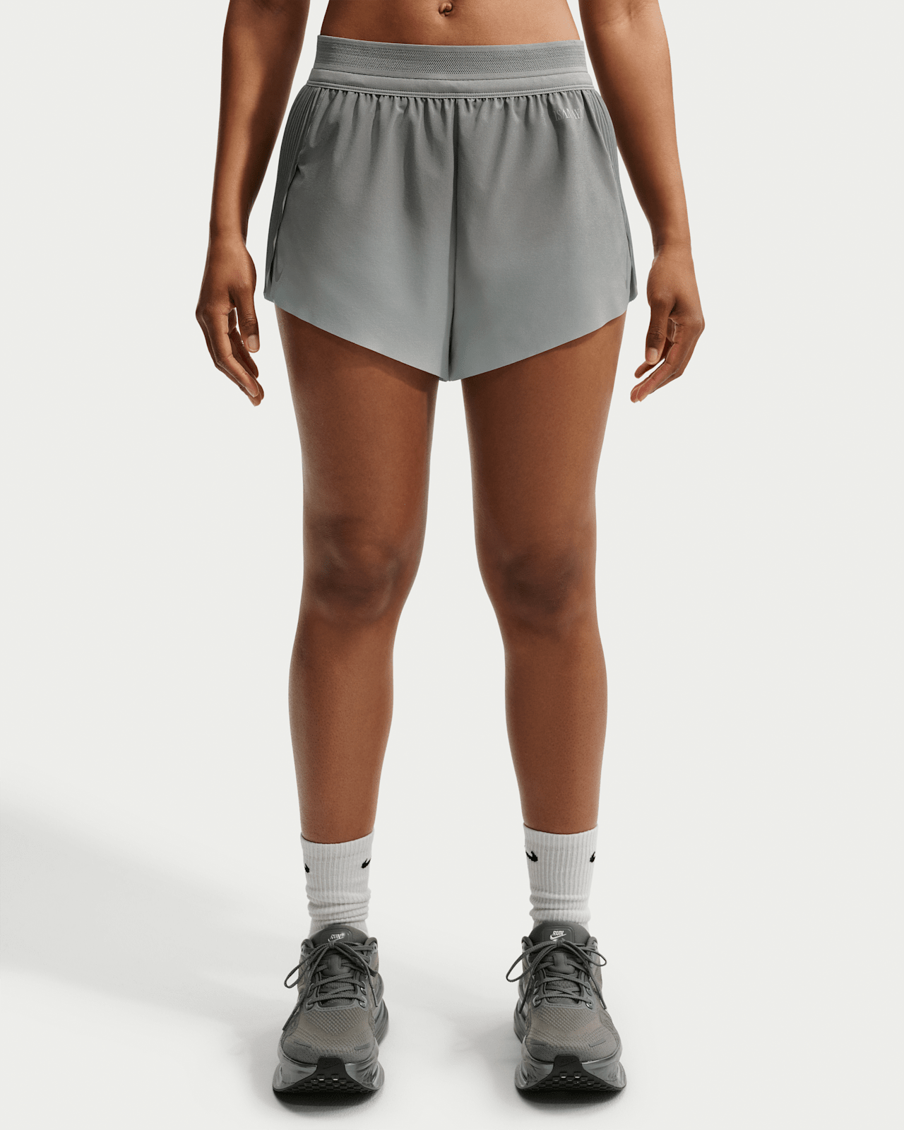 Coleção de vestuário Nike x Isamaya Ffrench – Data de lançamento