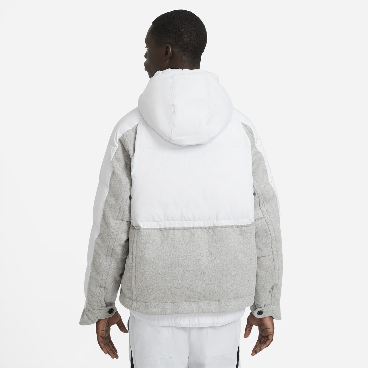 วันเปิดตัว Nike x sacai Apparel Collection