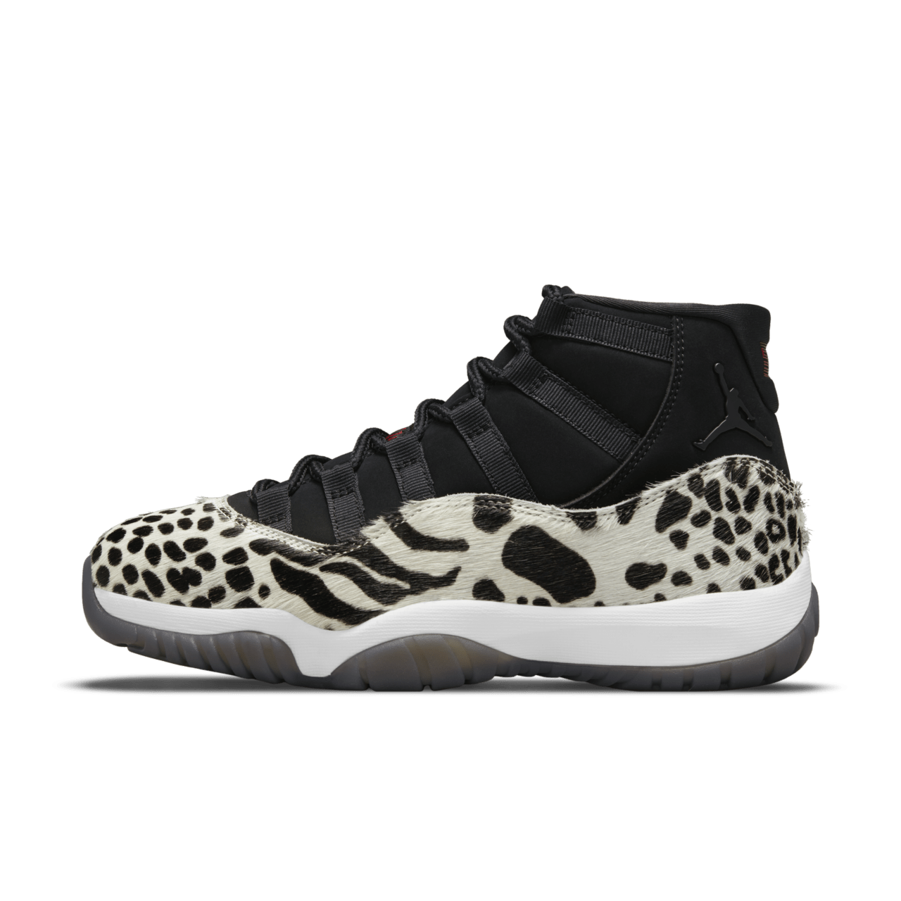 【NIKE公式】レディース エア ジョーダン 11 'Black and White' (AR0715-010 / WMNS AJ 11 RETRO)