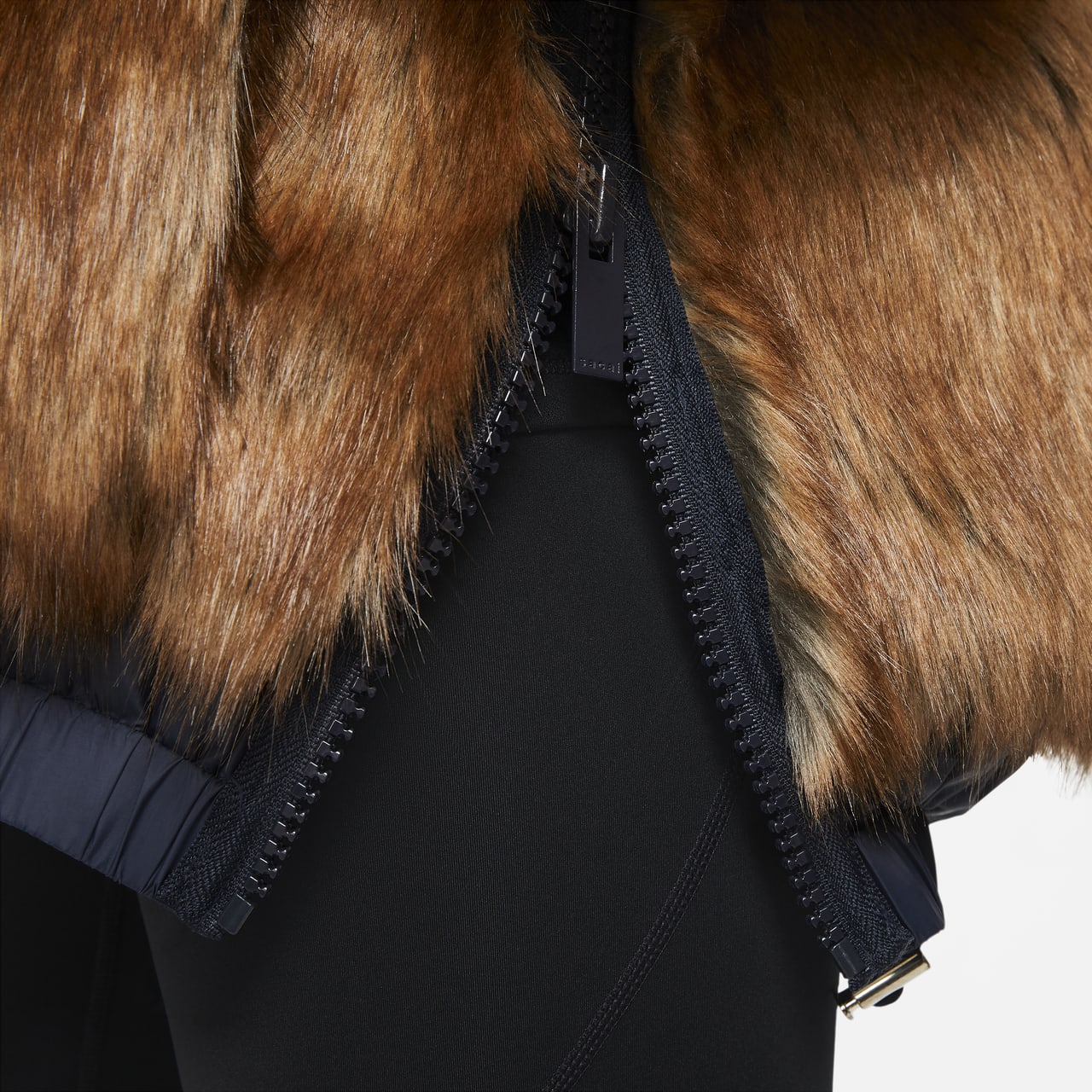 วันเปิดตัว Nike x sacai Apparel Collection