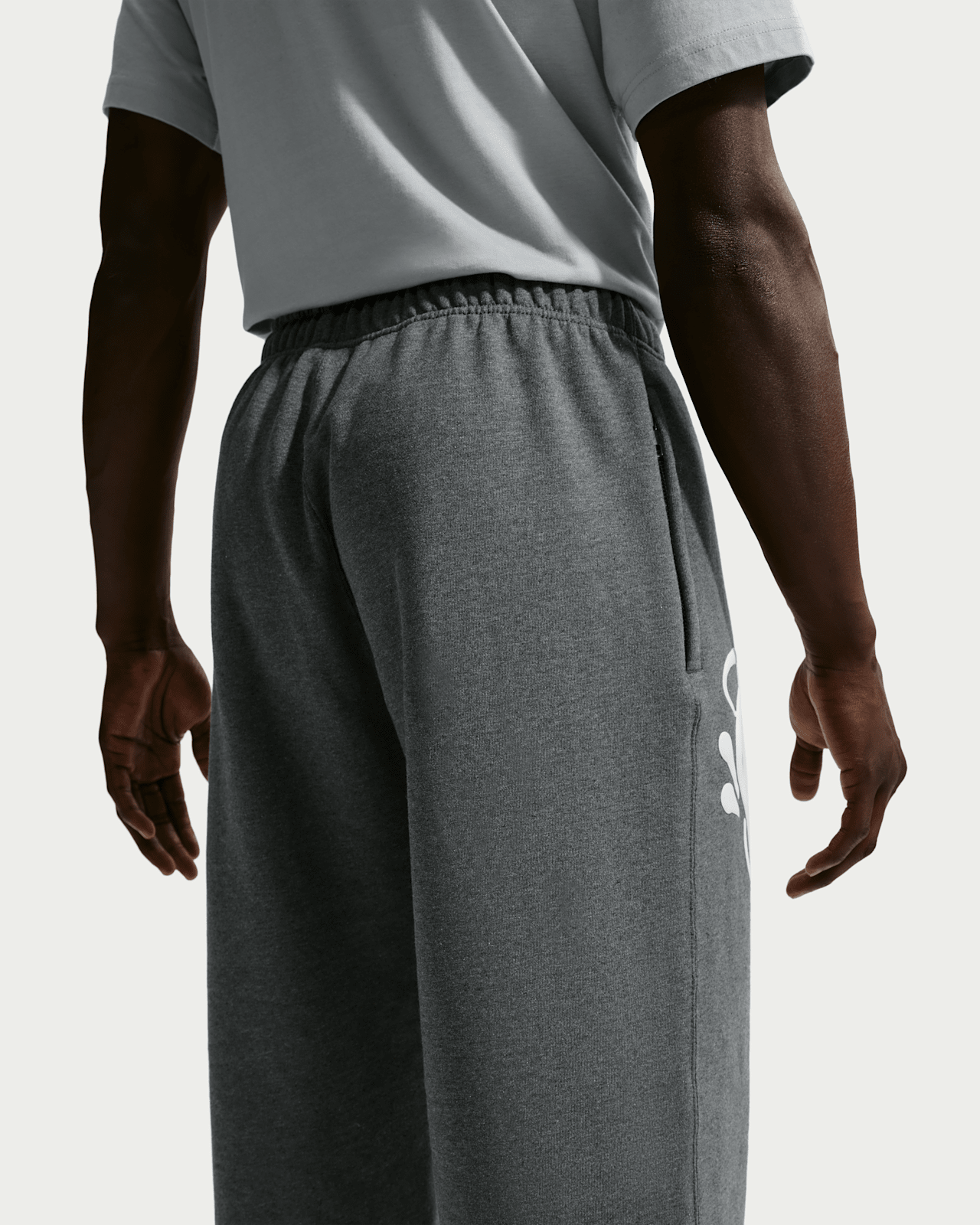 Fecha de lanzamiento de la colección de ropa Syna. Nike SNKRS