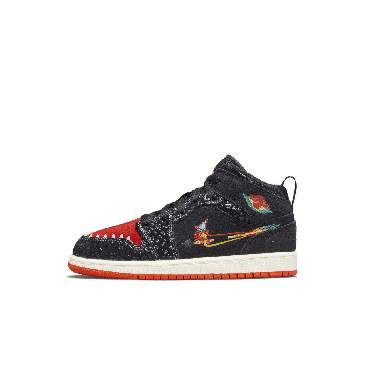 【NIKE公式】エア ジョーダン 1 MID 'Siempre Familia'（DN4904-001 / AJ 1 MID SE DOTD)