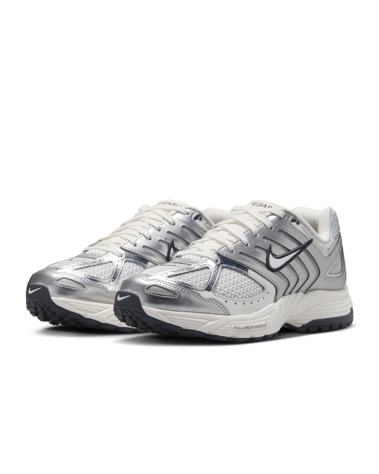 【NIKE公式】レディース エア ペガサス 2005 'Metallic Silver and Photon Dust' (HJ7310-025 / W NIKE AIR PEGASUS 2005)