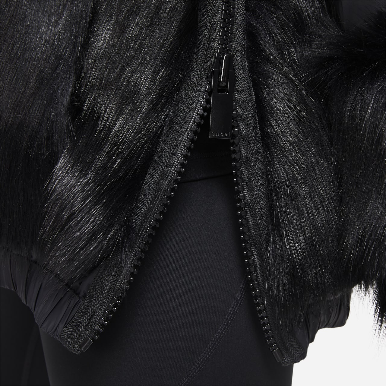 วันเปิดตัว Nike x sacai Apparel Collection