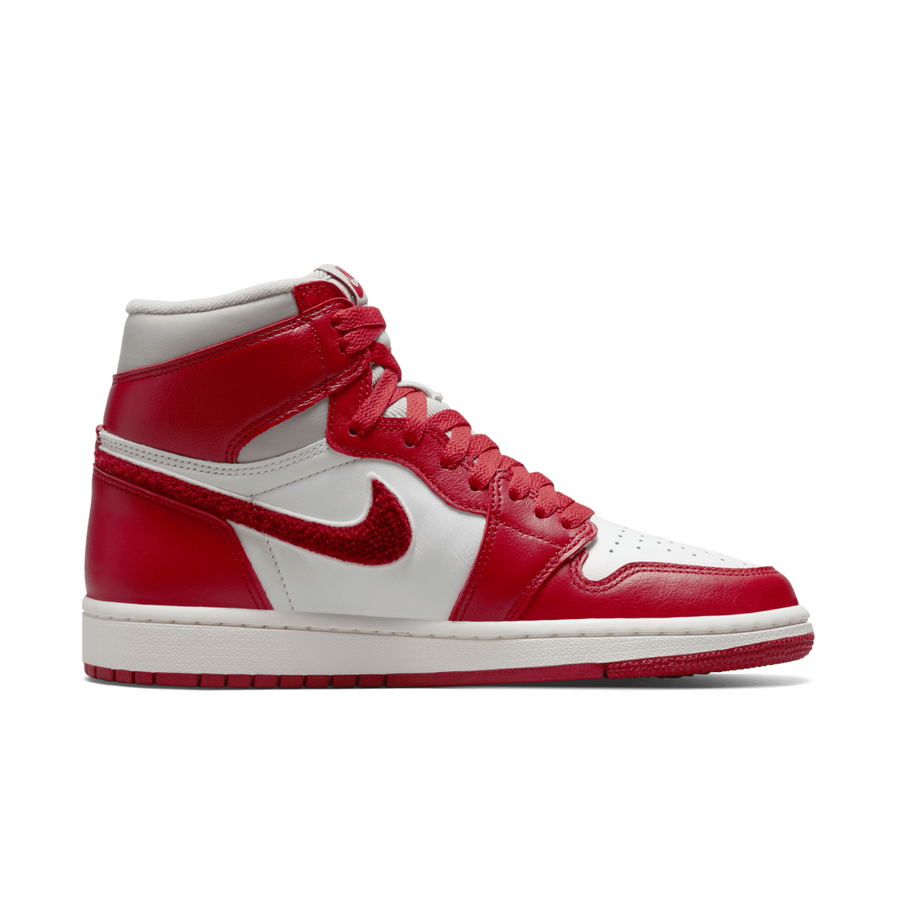 วันเปิดตัว Air Jordan 1 "Varsity Red" ผู้หญิง (DJ4891-061)