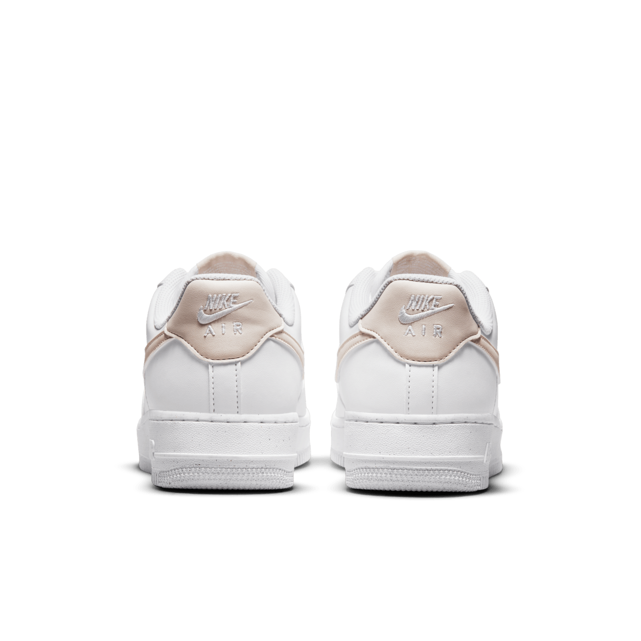 【NIKE公式】レディース エア フォース 1 ネクスト ネイチャー 'White and Pale Coral' (DC9486-100 / W AF 1 '07 VEGAN)