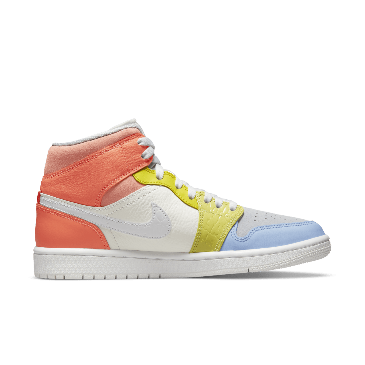 【NIKE公式】レディース エア ジョーダン 1 MID 'To My First Coach' (DJ6908-100 / WMNS AJ 1 MID)