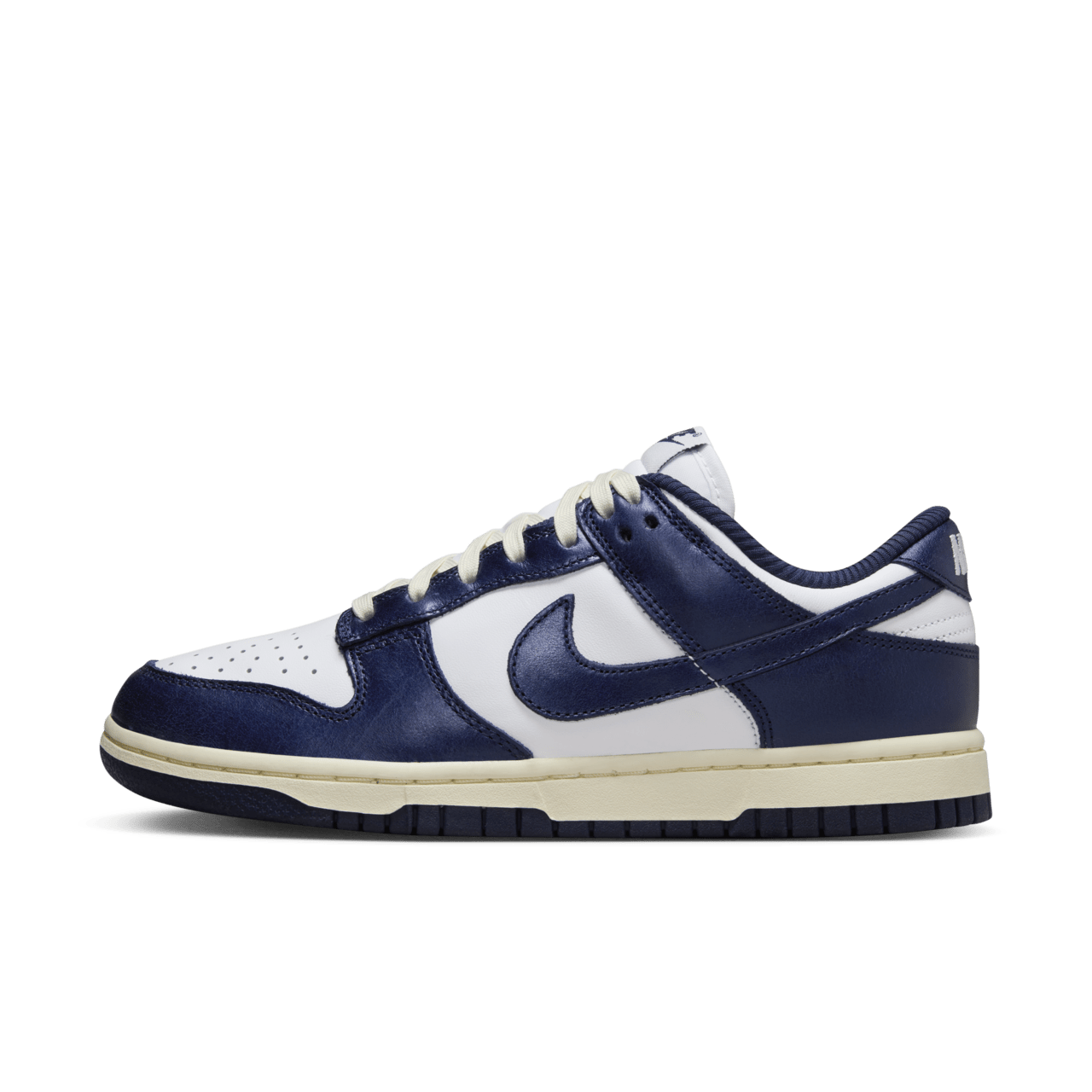 Fecha de lanzamiento del Dunk Low "Midnight Navy and White" (FN7197-100) 