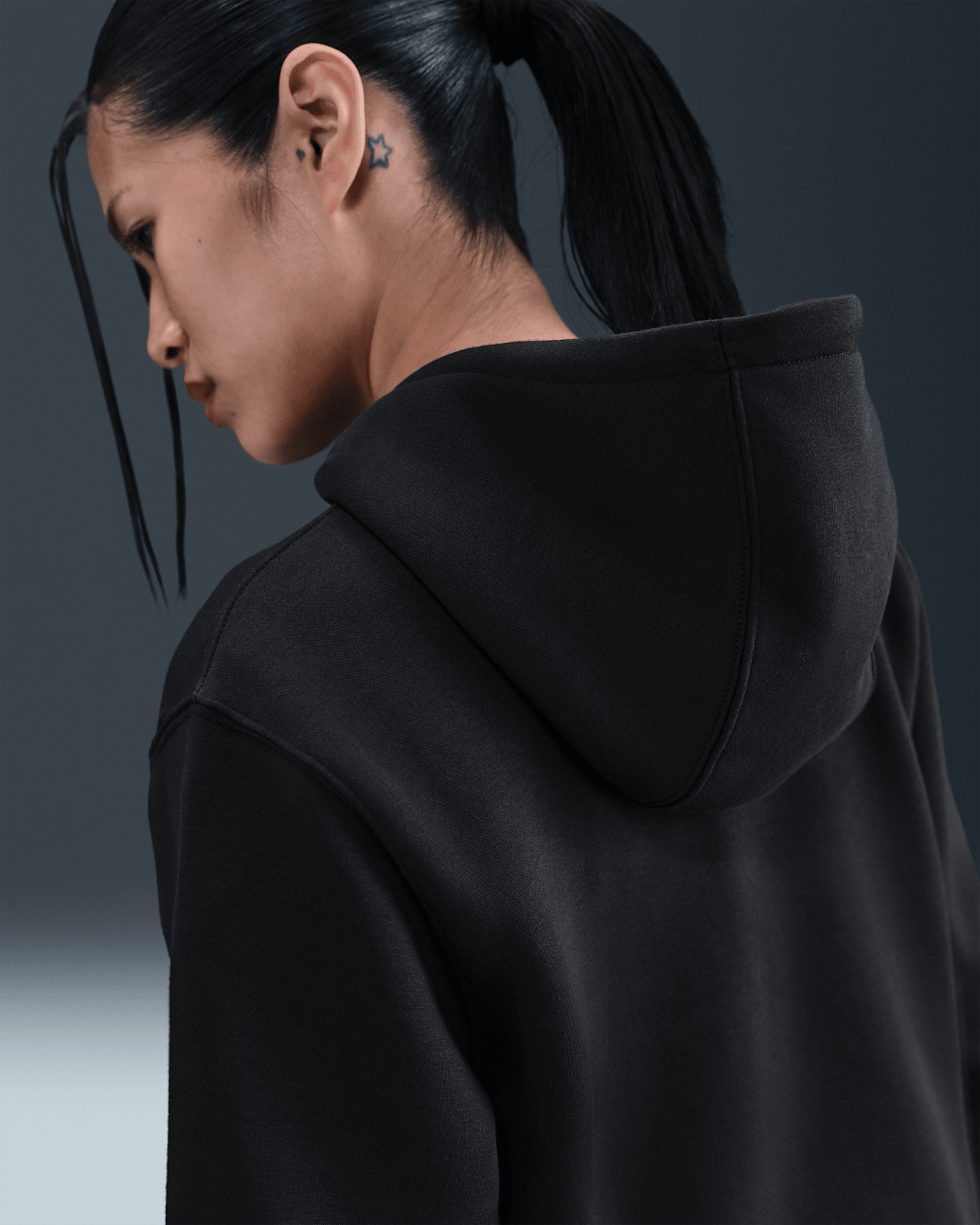 วันเปิดตัว Nike x Stranger Things Apparel Collection