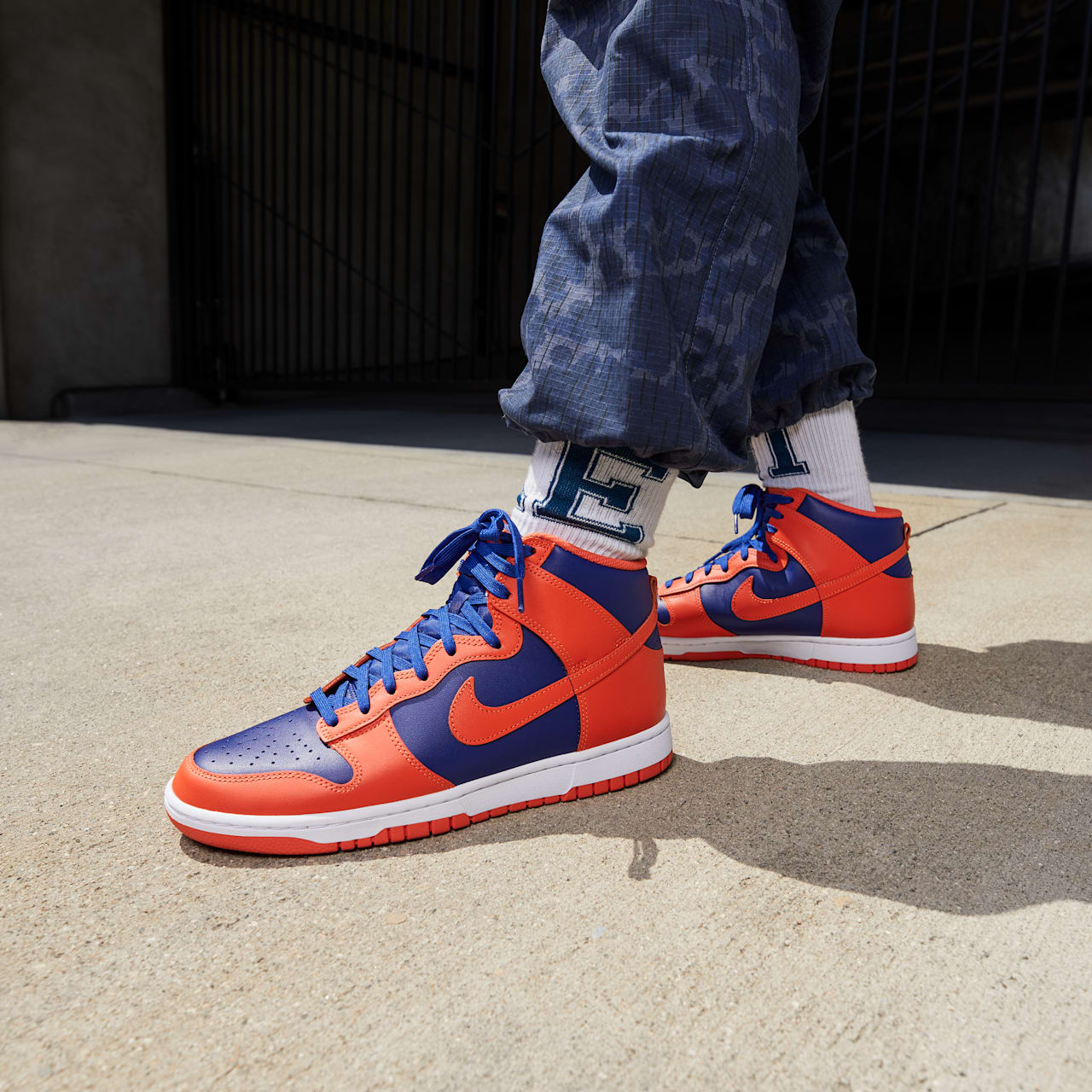 วันเปิดตัว Dunk High "Orange and Deep Royal" (DD1399-800)
