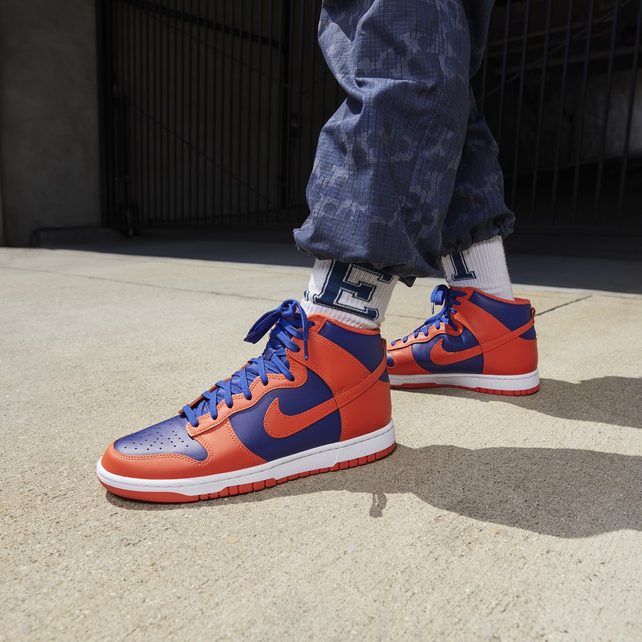 Fecha de lanzamiento del Dunk High "Orange and Deep Royal" (DD1399-800)