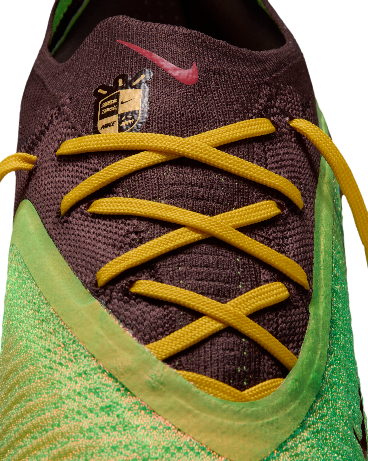 วันเปิดตัว Phantom 6 Low Indoor x Cactus Jack "Earth and Metallic Gold" (IV2037-900)