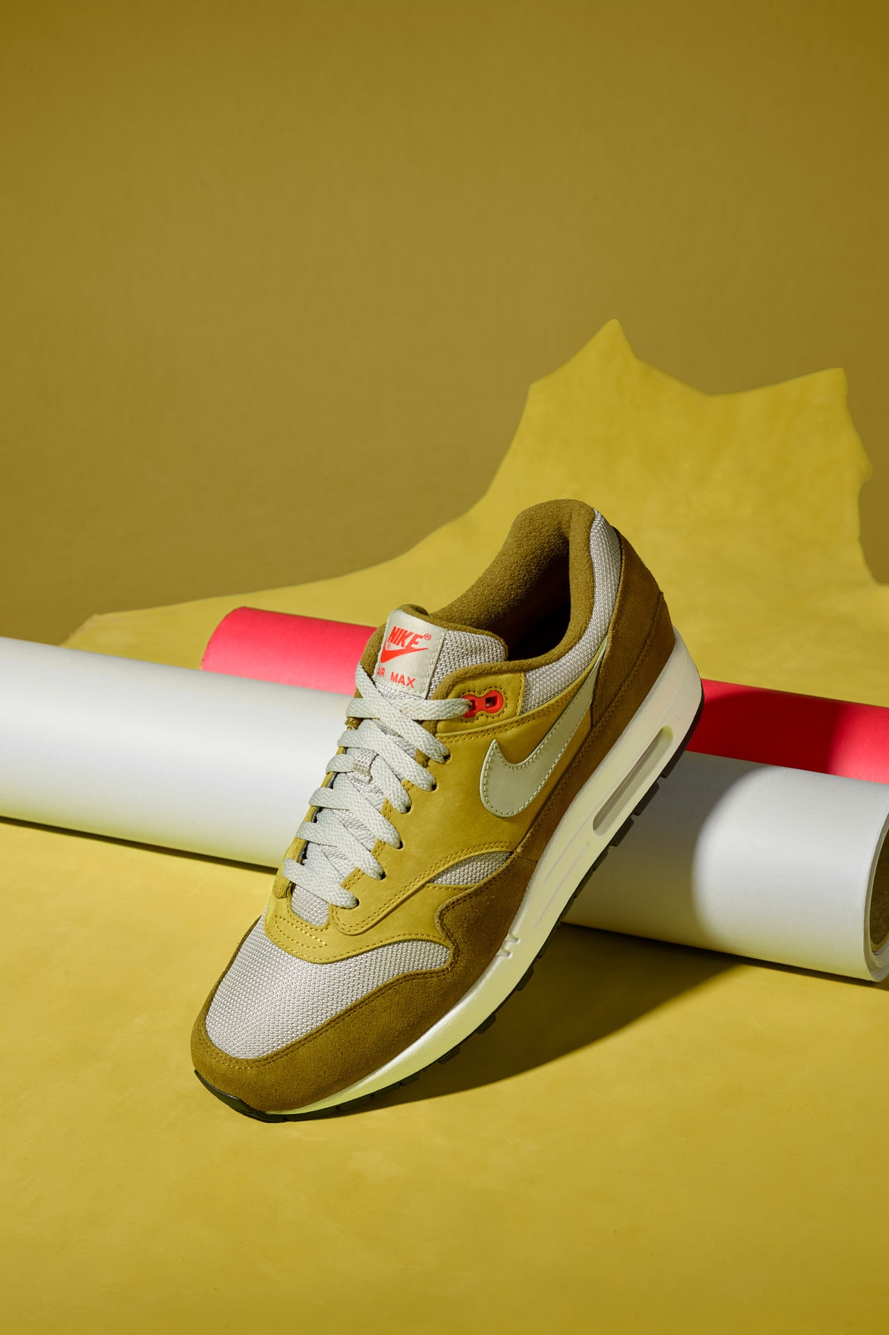 NIKE 1 Green Curry 908366 300 AM1 GREEN CURRY Nike SNKRS