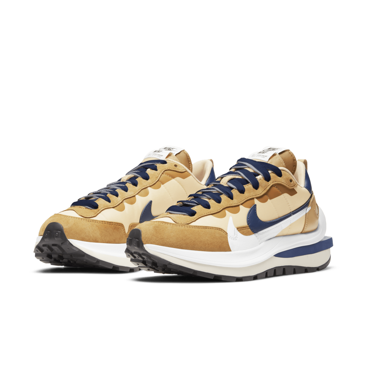 Nike sacai launch online