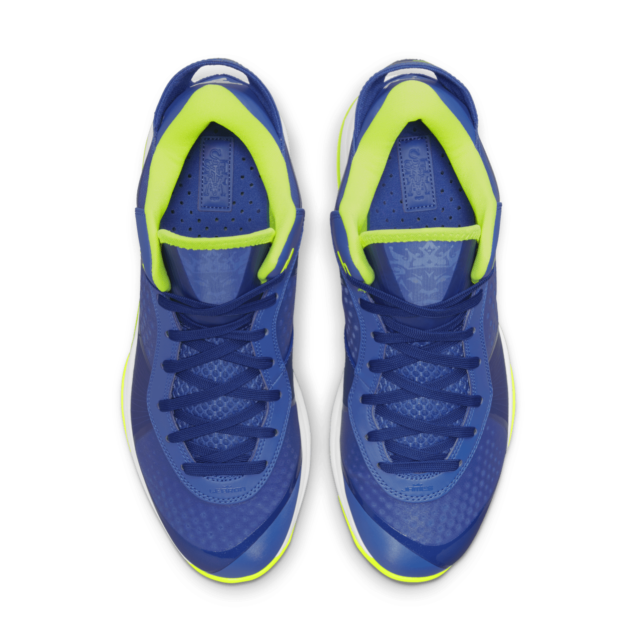 วันเปิดตัว LeBron 8 V/2 Low "Treasure Blue"