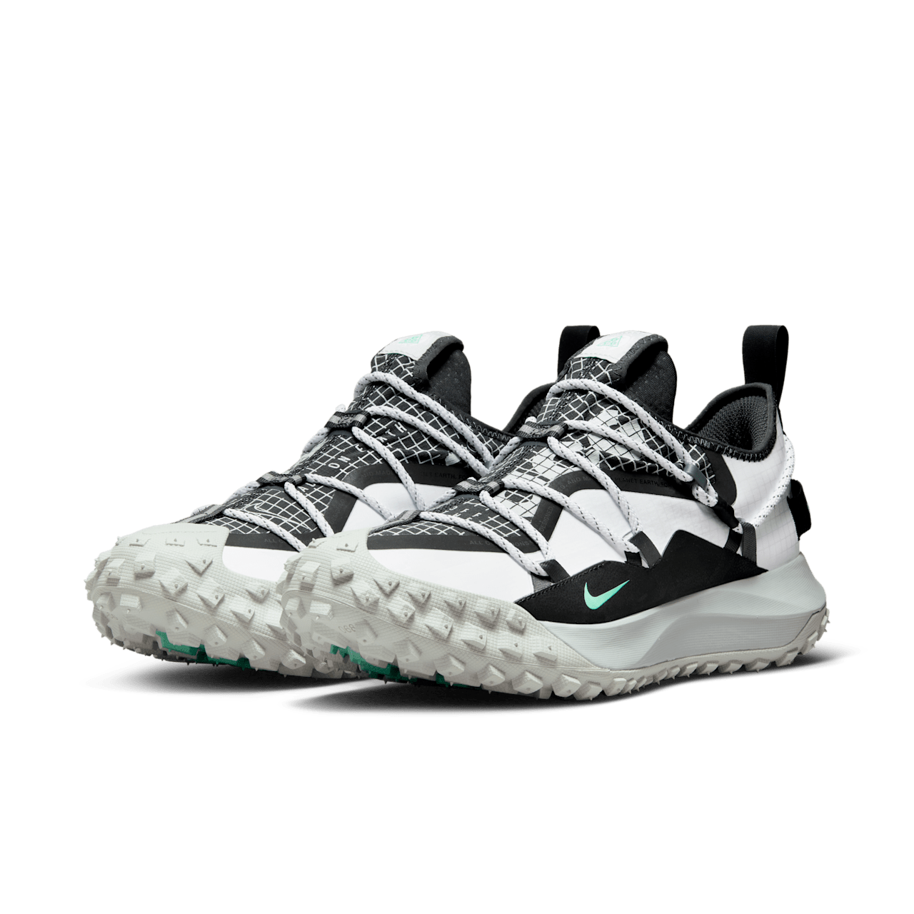 วันเปิดตัว ACG Mountain Fly Low "White and Black" (DO9334-100)