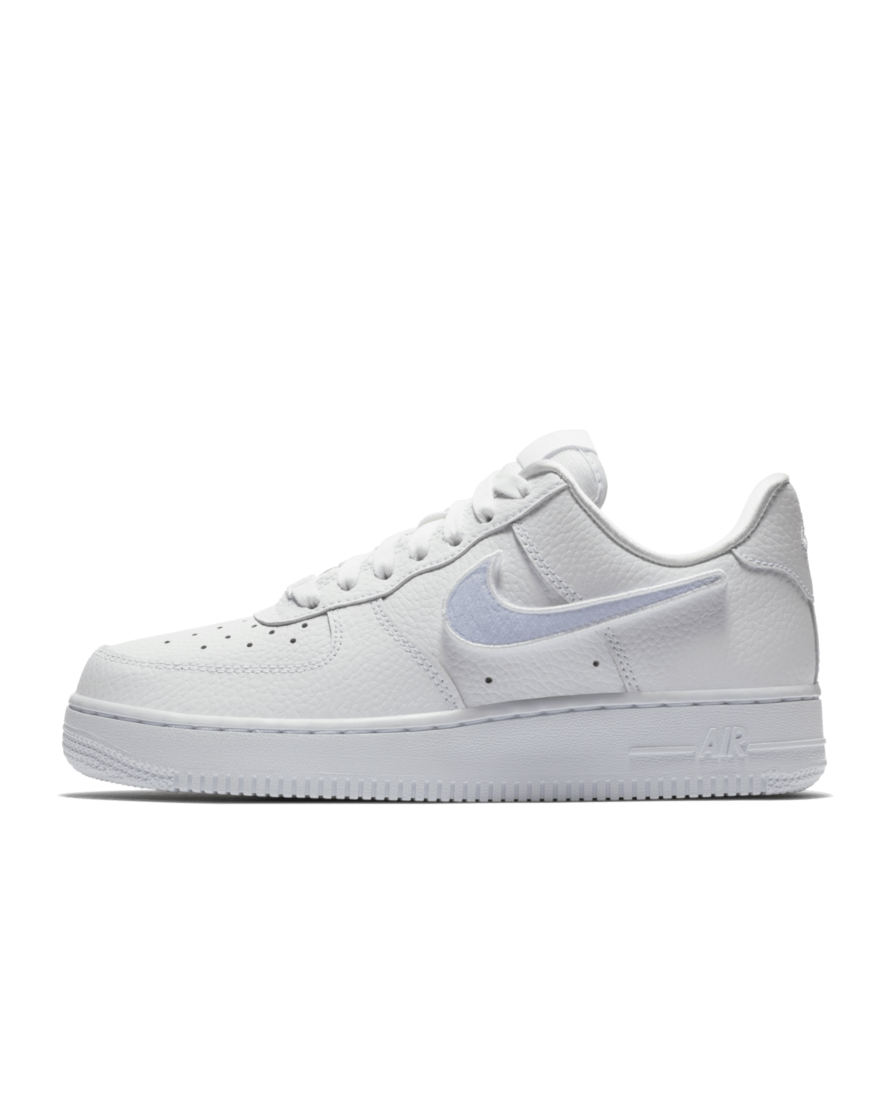 Date de sortie de la Nike Air Force 1 100 Triple White pour Femme. Nike SNKRS