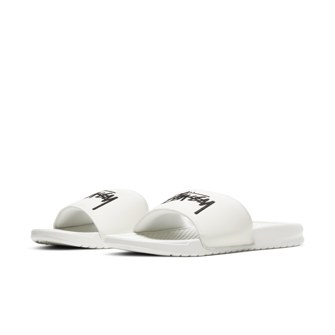 【NIKE公式】ベナッシ x ステューシー 'Sail' (BENASSI / STUSSY / DC5239-100)