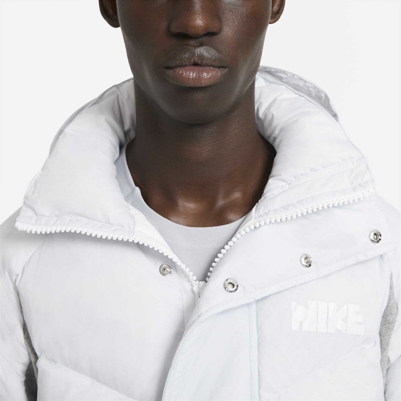 วันเปิดตัว Nike x sacai Apparel Collection