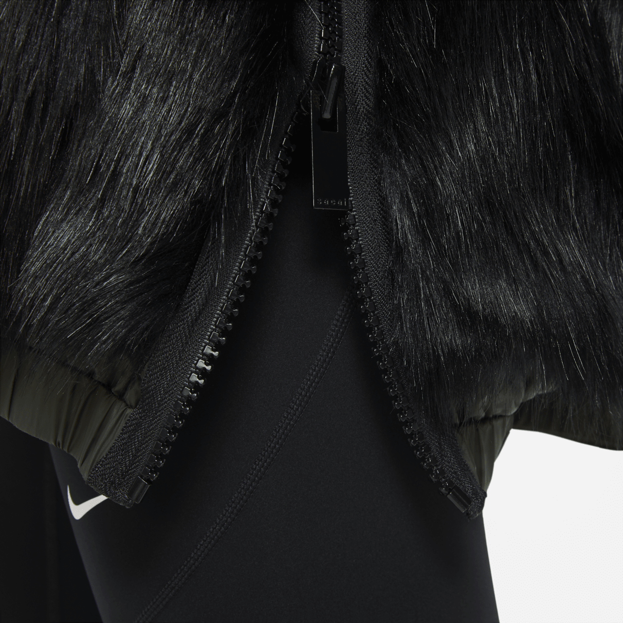 วันเปิดตัว Nike x sacai Apparel Collection