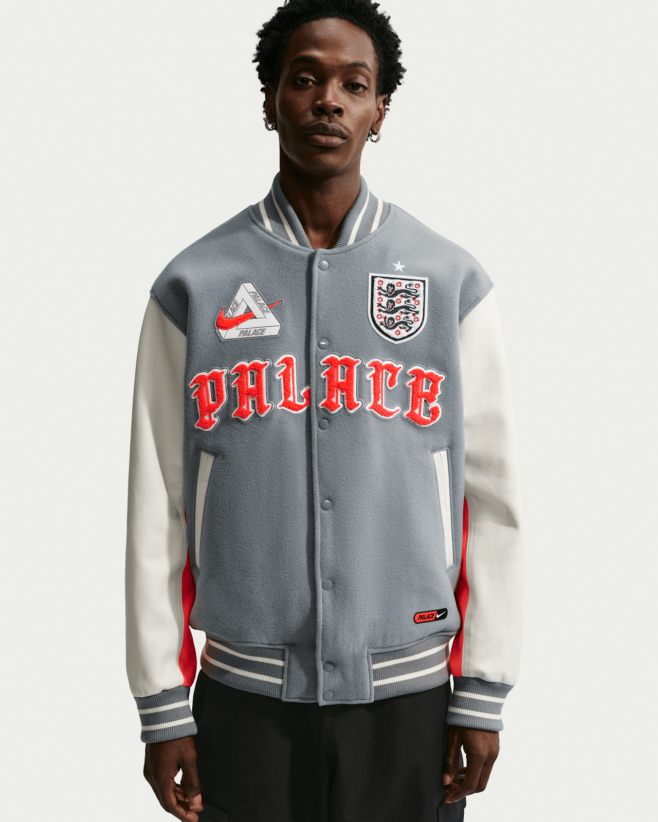 Releasedatum för England x Palace Collection