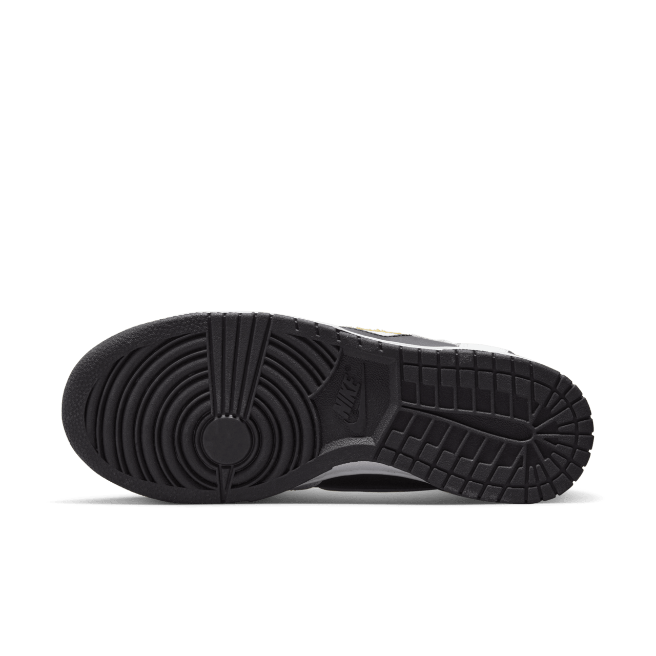 Fecha de lanzamiento del Dunk High "White and Black" para mujer (DZ7327-001)