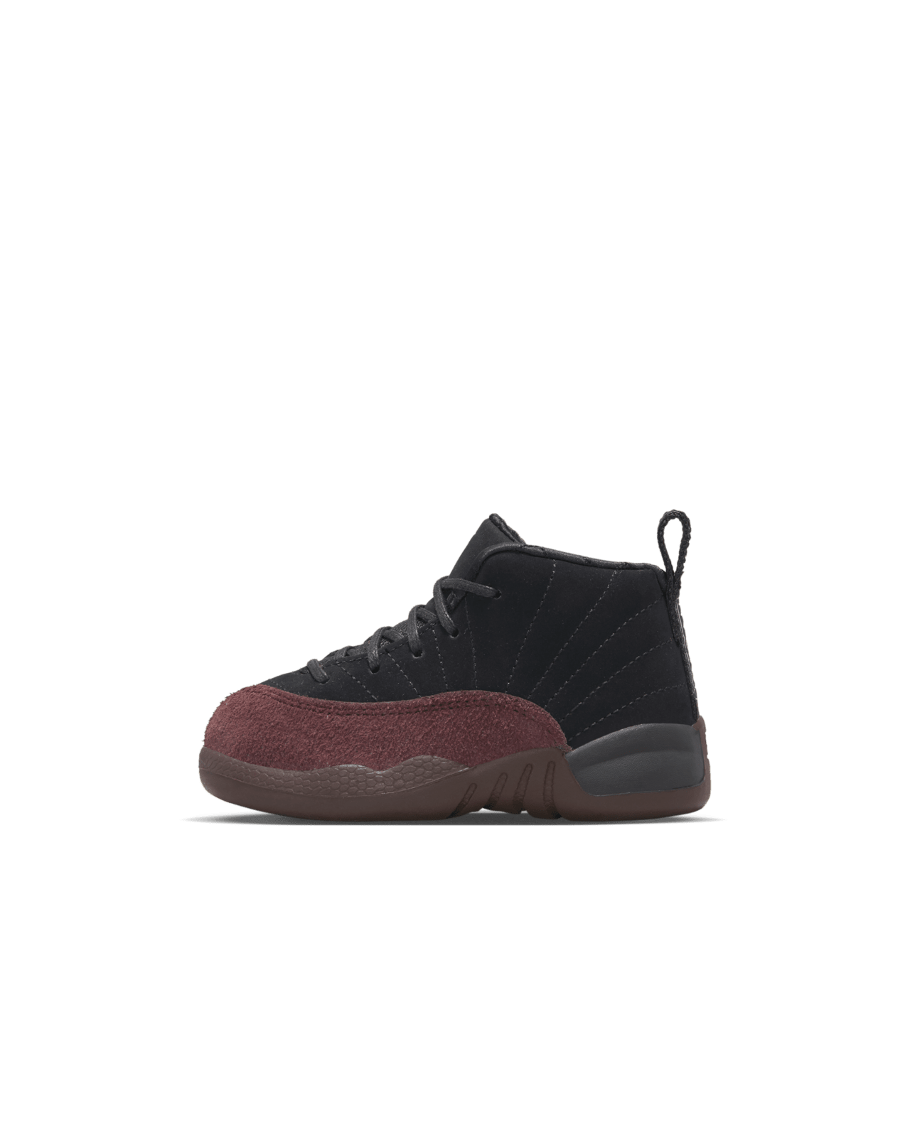 【NIKE公式】リトルキッズ ジョーダン 12 x A Ma Maniére 'Black and Burgundy Crush' (DV6989-001 / LITTLE KIDS’ JORDAN 12 X A MA MANIÉRE)