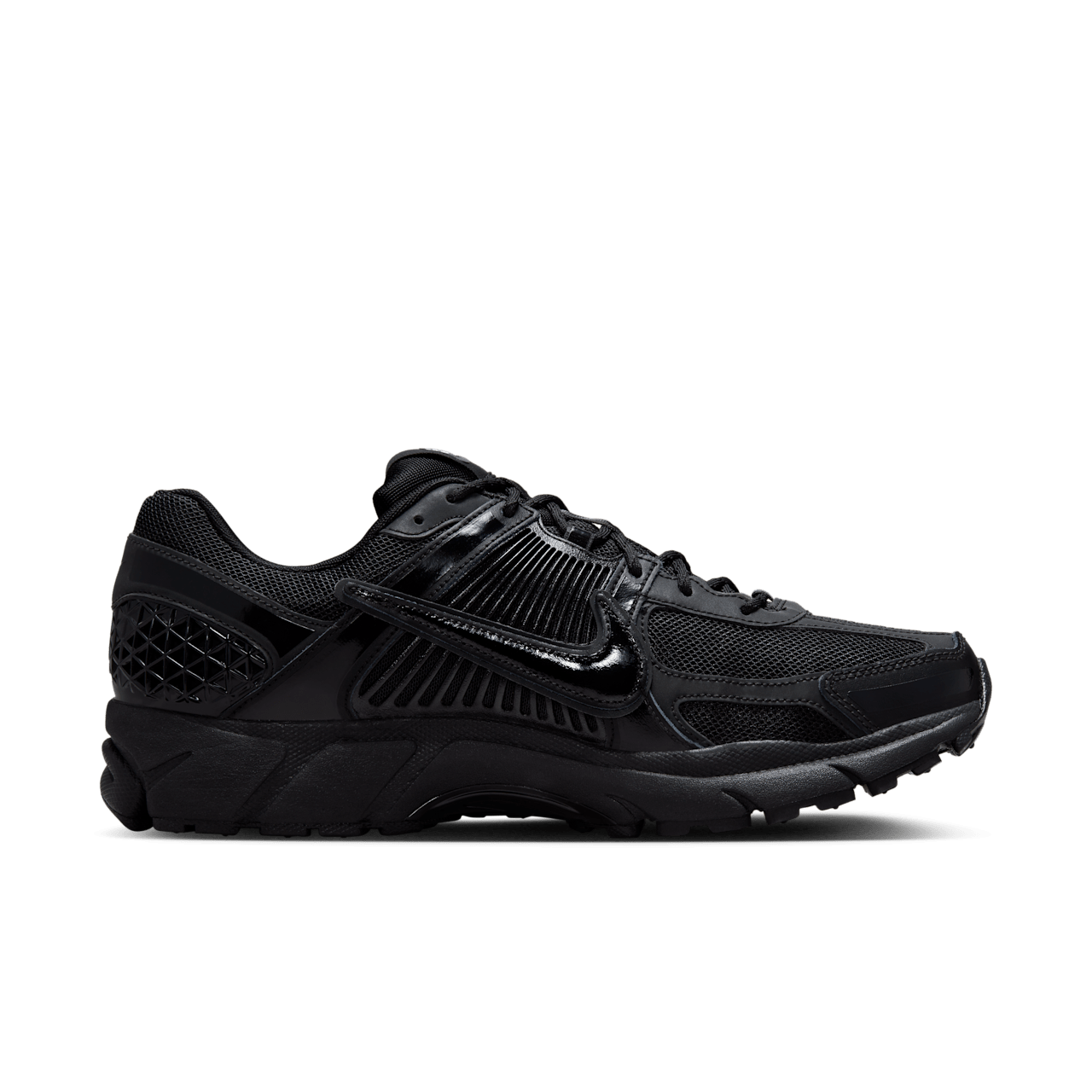 Data de llançament de les Zoom Vomero 5 x Dover Street Market "Triple Black" (FZ3313-001)